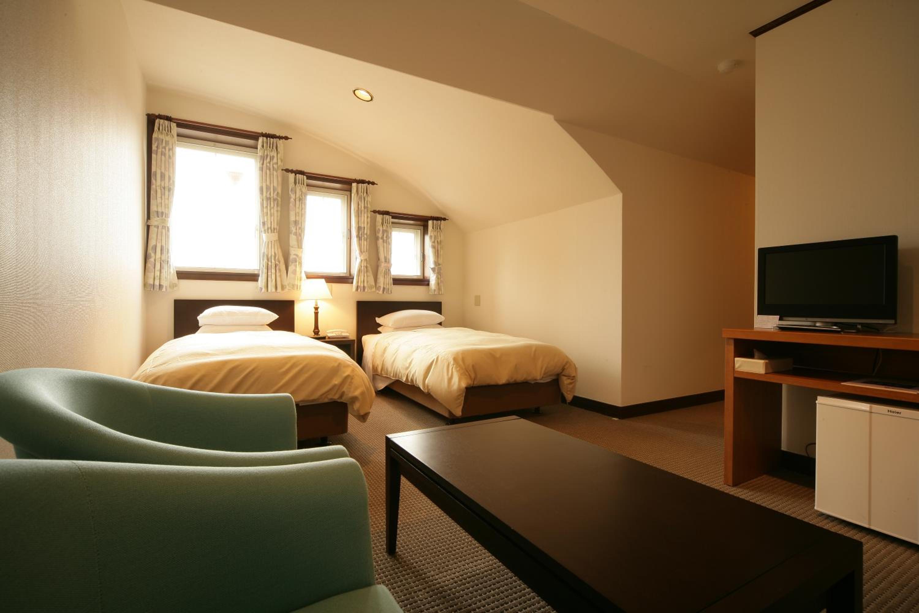 Deluxe Twin Room - Photo 3