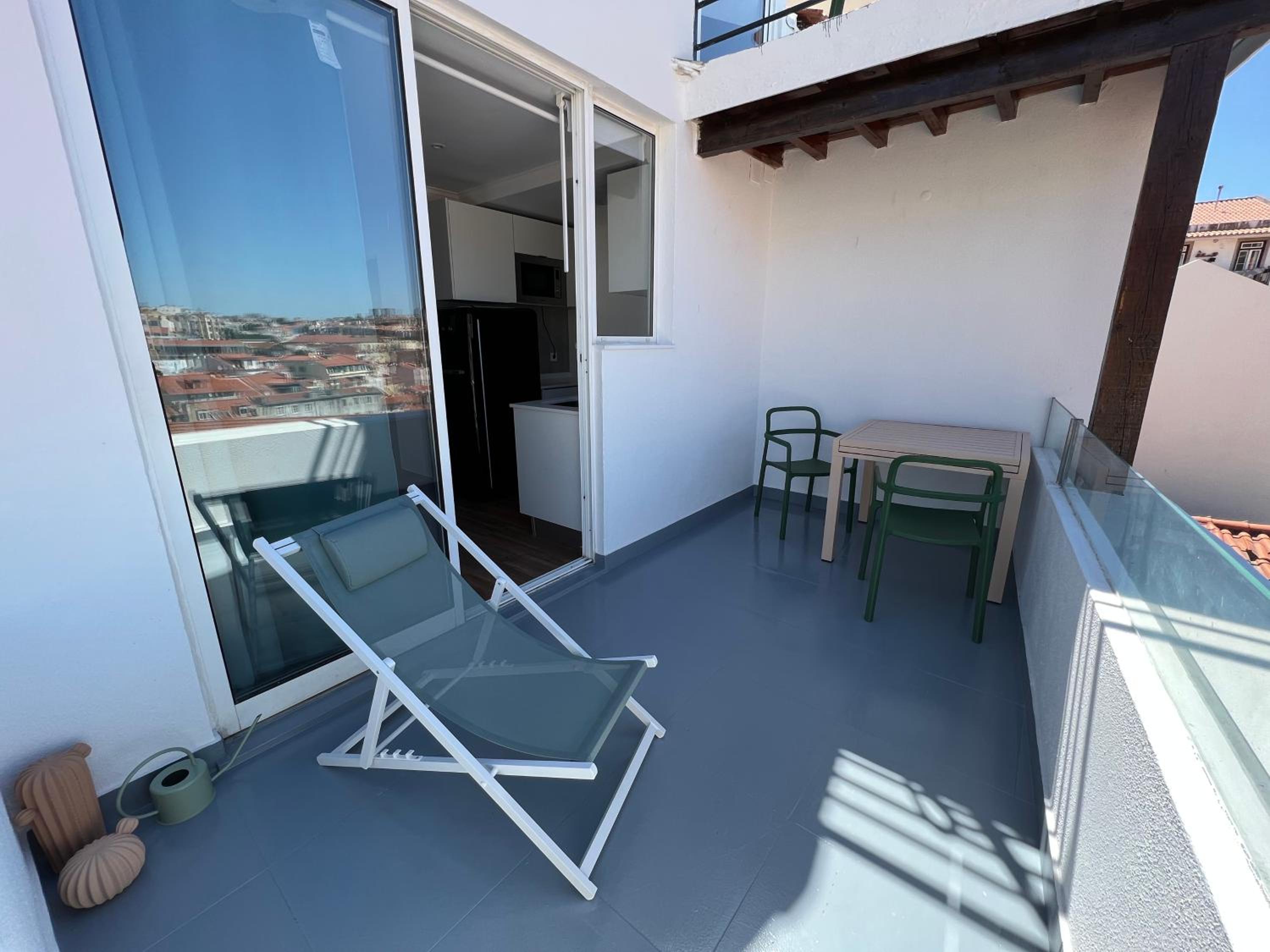 Apartment with Balcony - Photo 13
