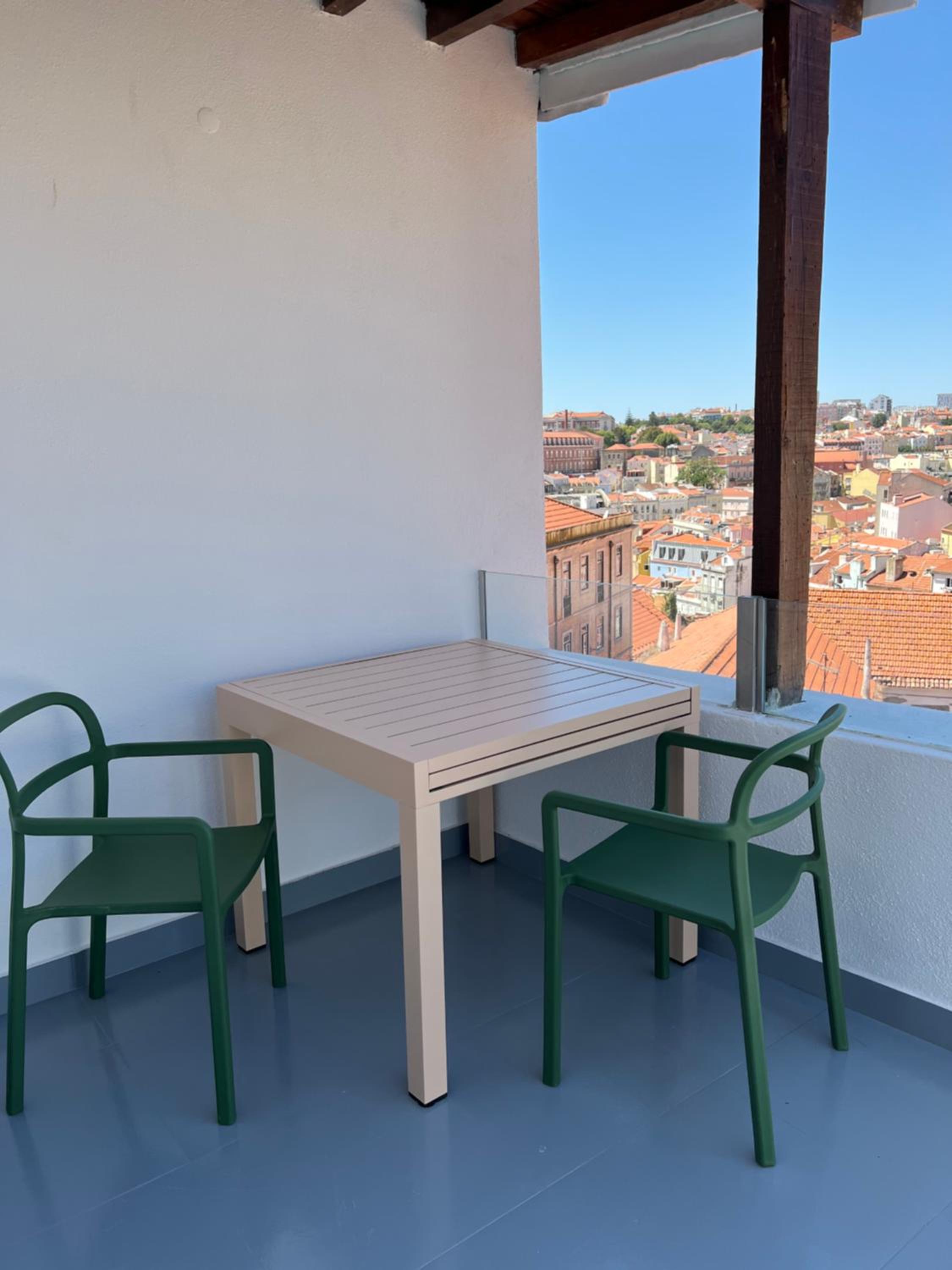 Apartment with Balcony - Photo 15