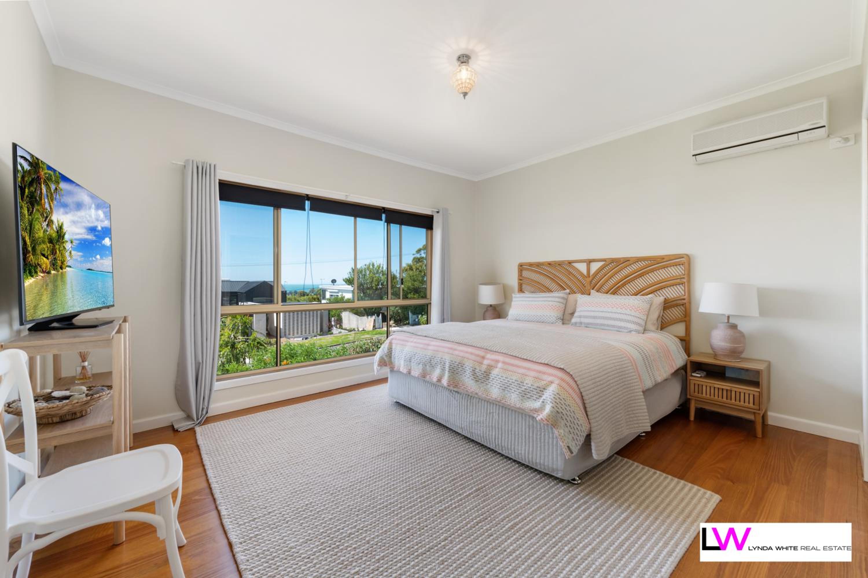 Three-Bedroom House photo 1