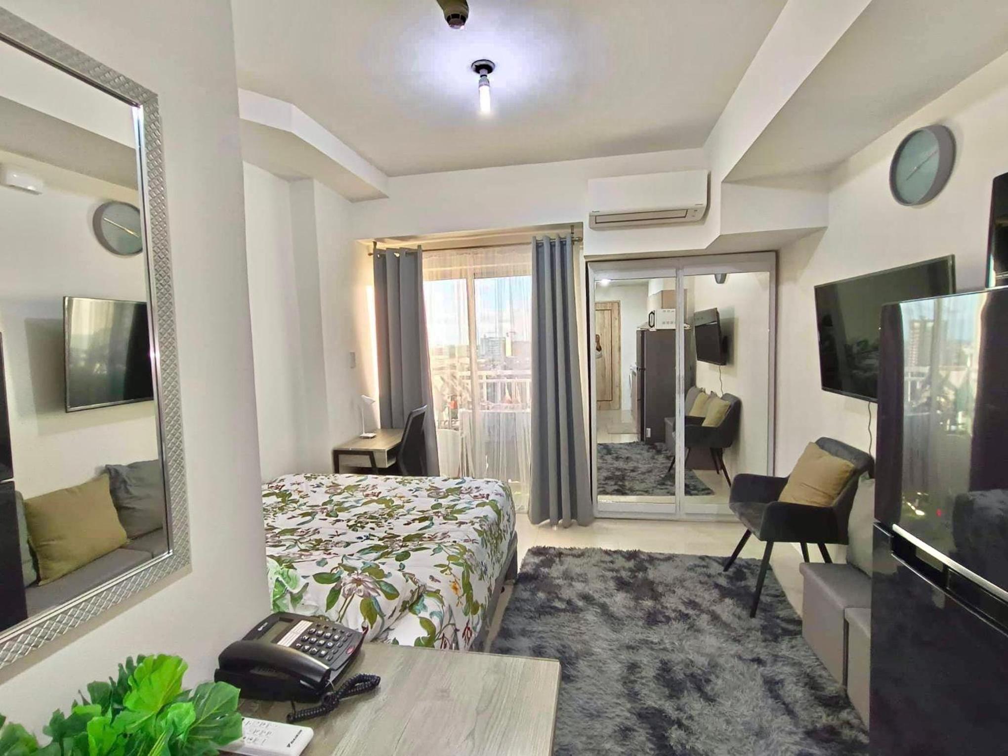 Apartment with Balcony - Photo 1