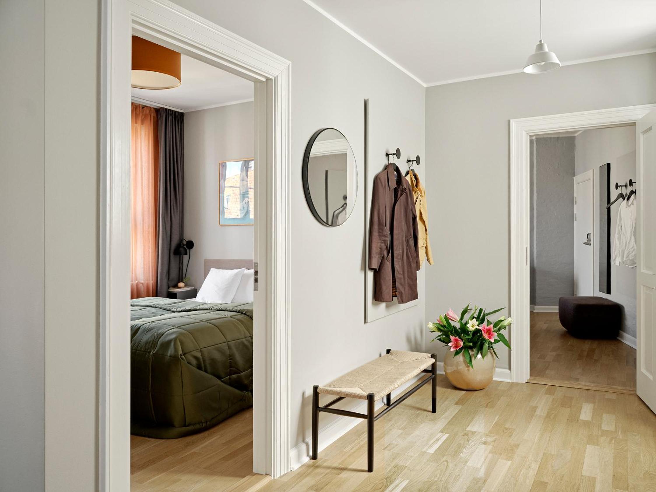 Two-Bedroom Apartment with Elevator - Photo 10