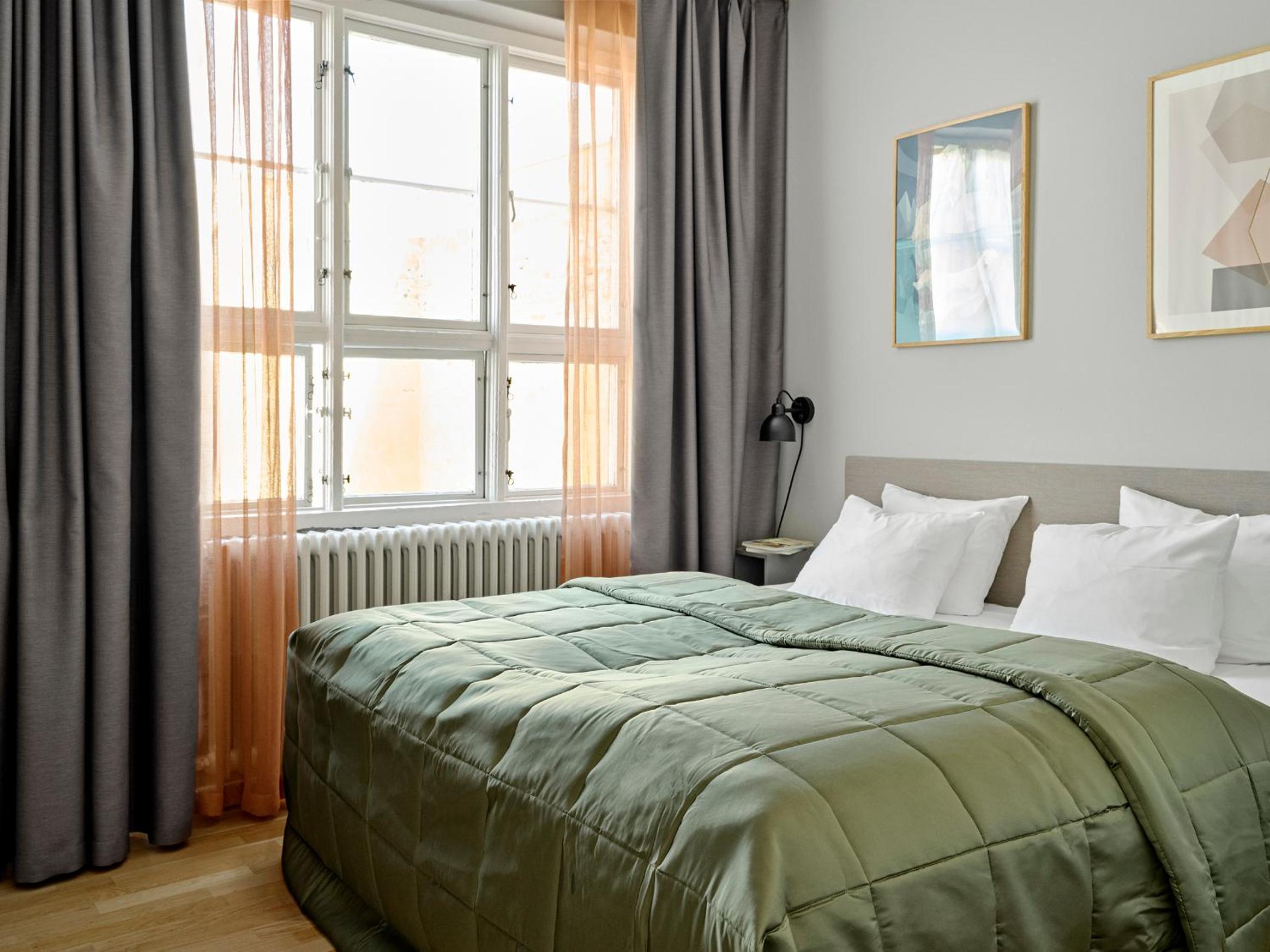 Two-Bedroom Apartment with Elevator - Photo 9