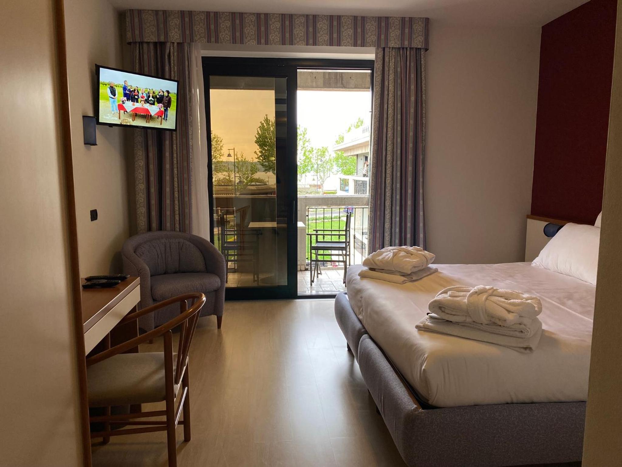 Connecting Family Suite With Lake View
