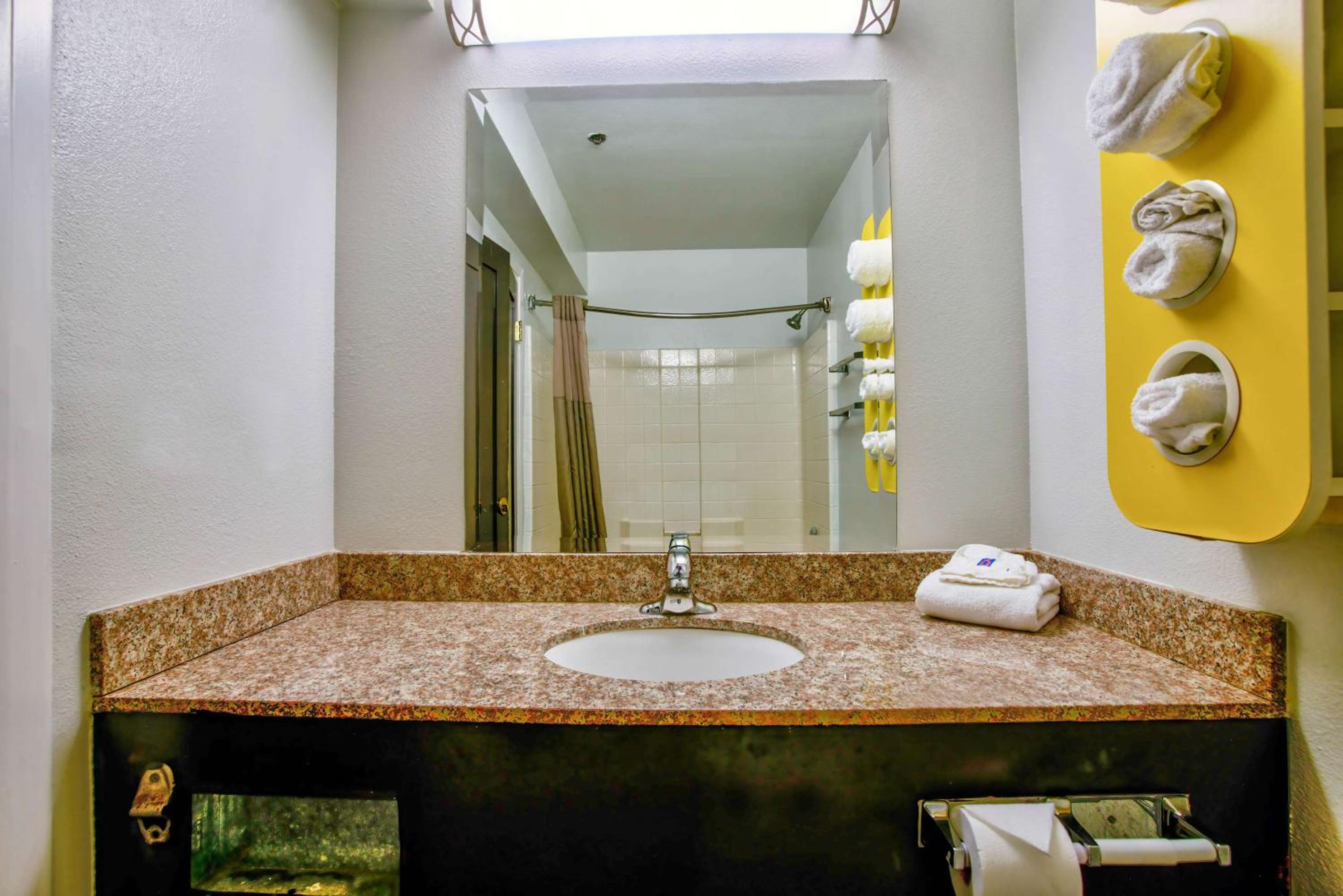 King Room - Disability Access - Photo 1