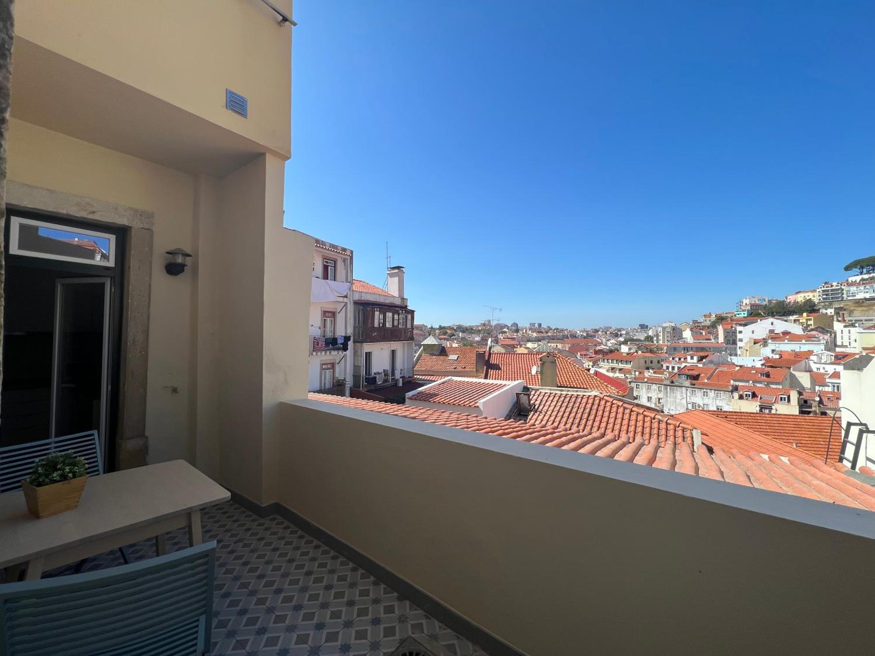 Apartment with Terrace - Photo 20
