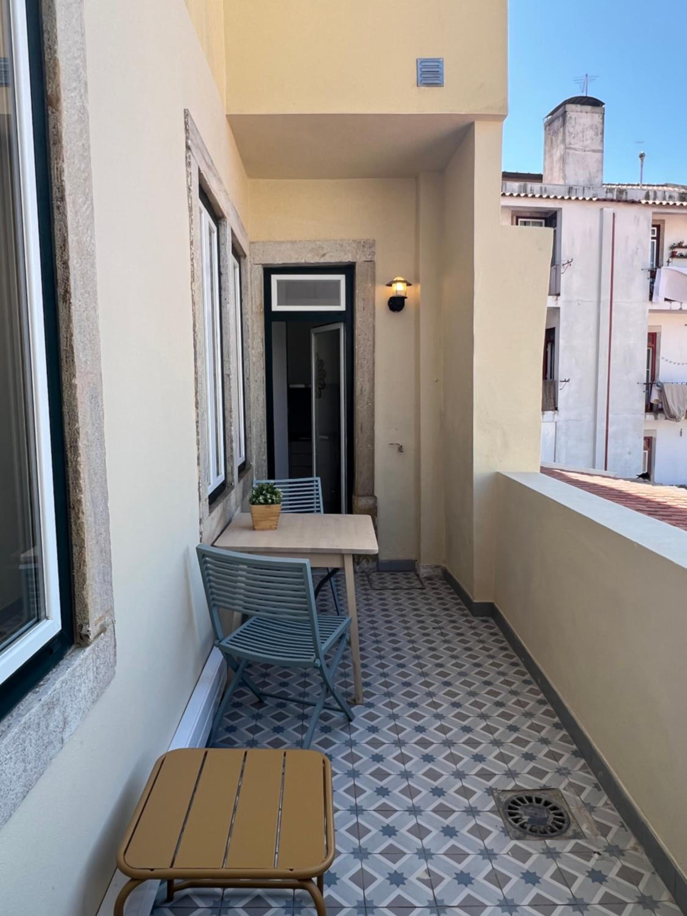 Apartment with Terrace - Photo 8