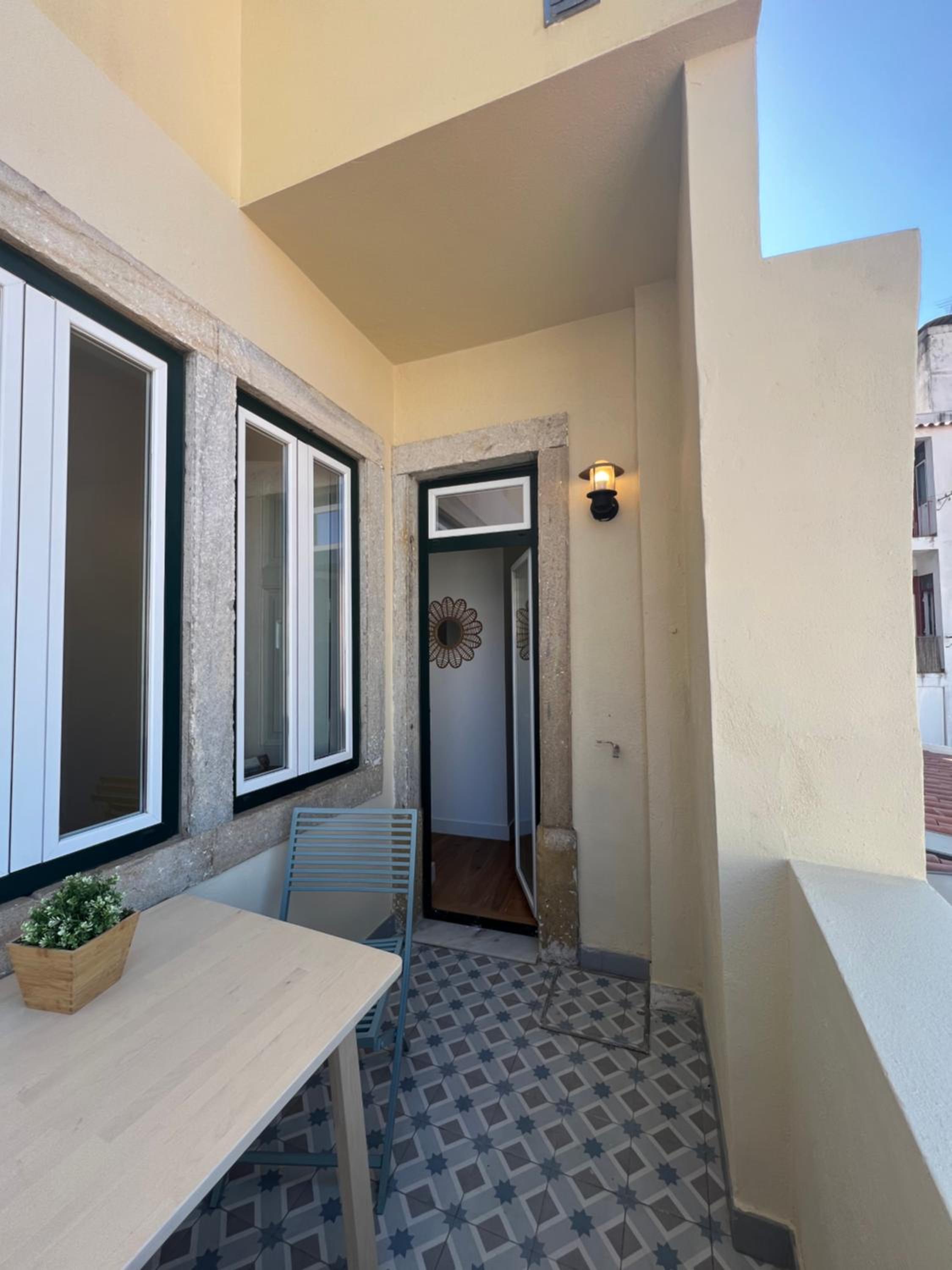 Apartment with Terrace - Photo 7