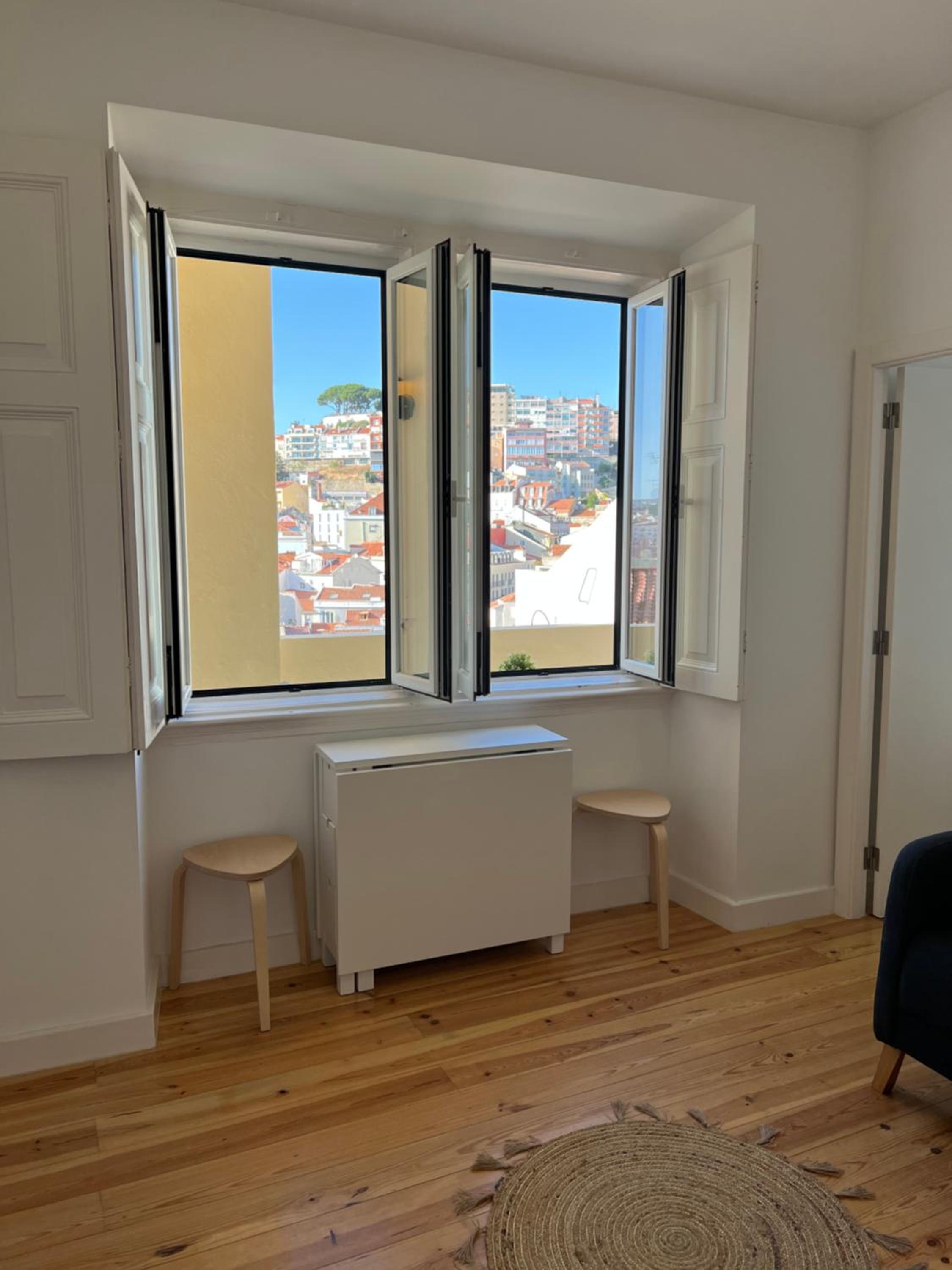 Apartment with Terrace - Photo 23