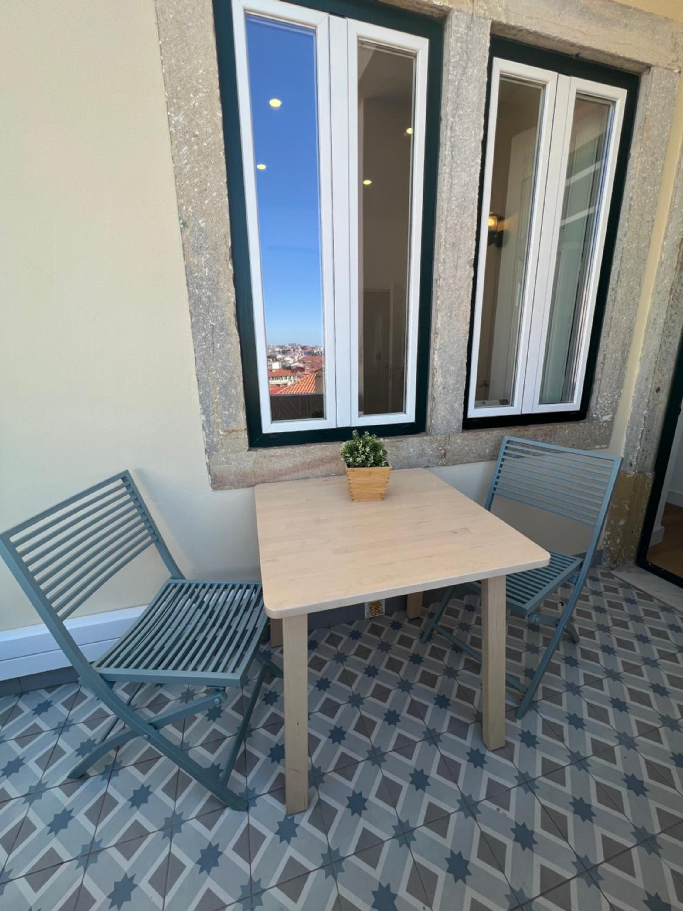 Apartment with Terrace - Photo 10