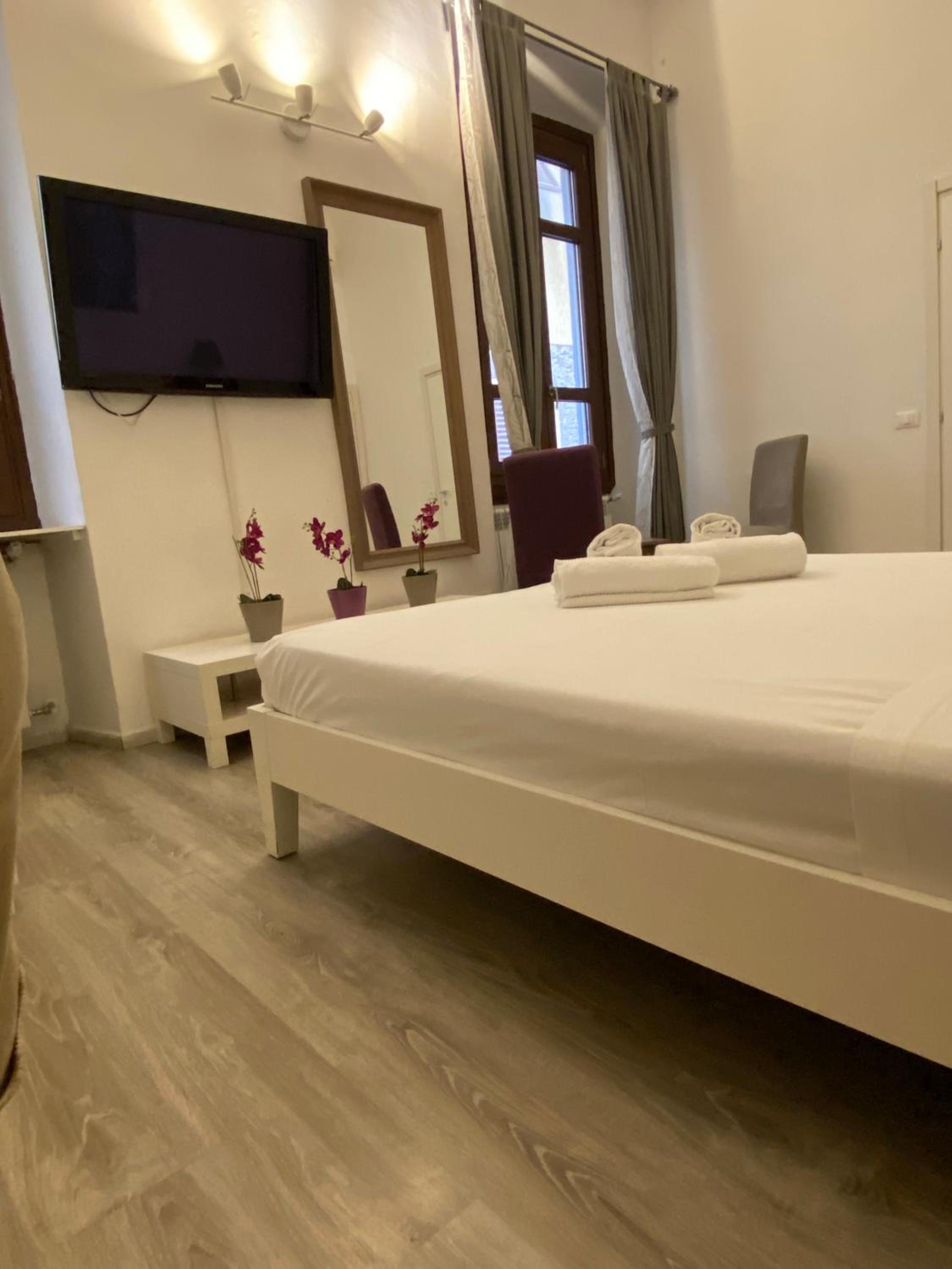 Superior Double Room with Private Bathroom photo 2