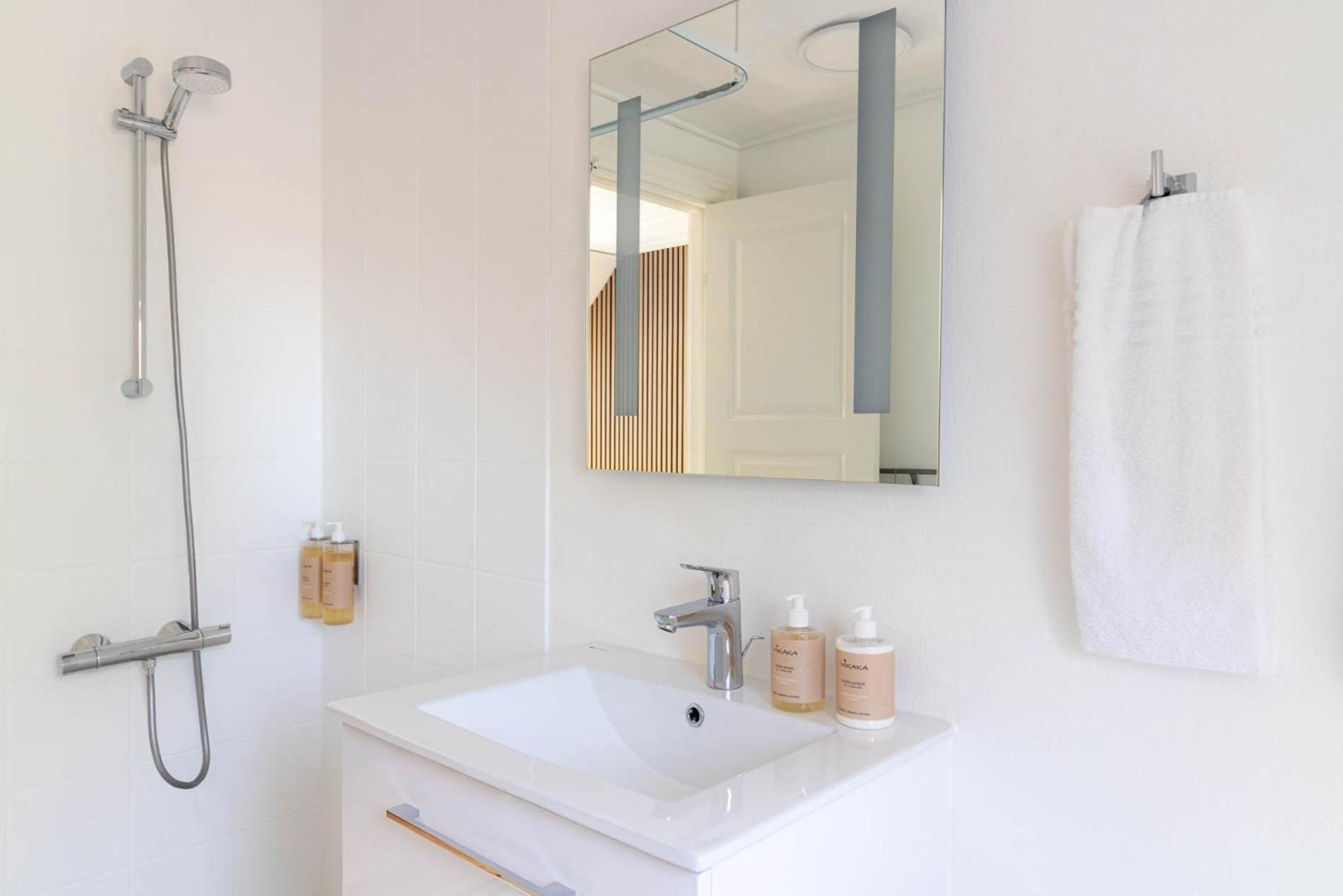 Double or Twin Room photo 3