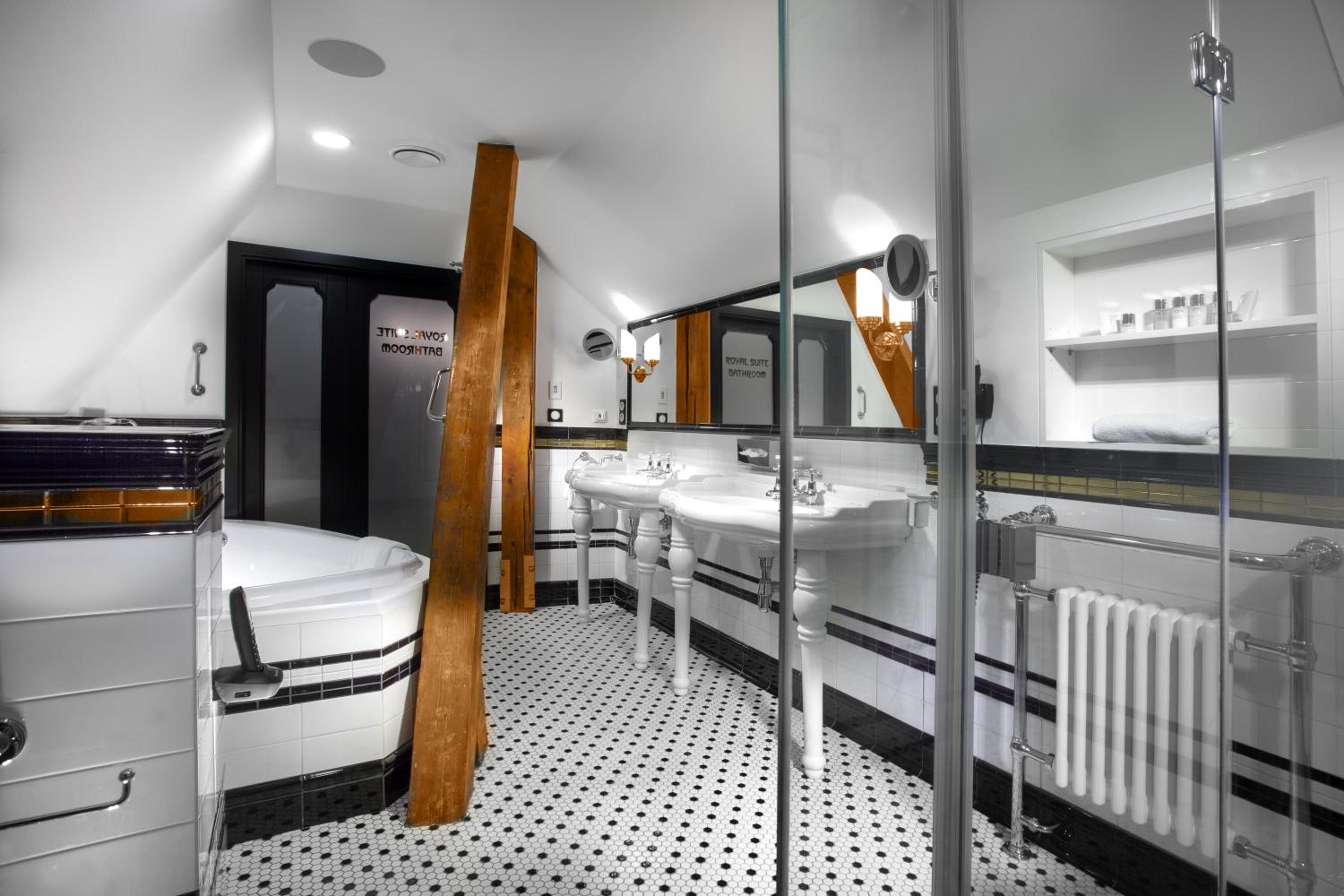 Tower Suite thumbnail 5