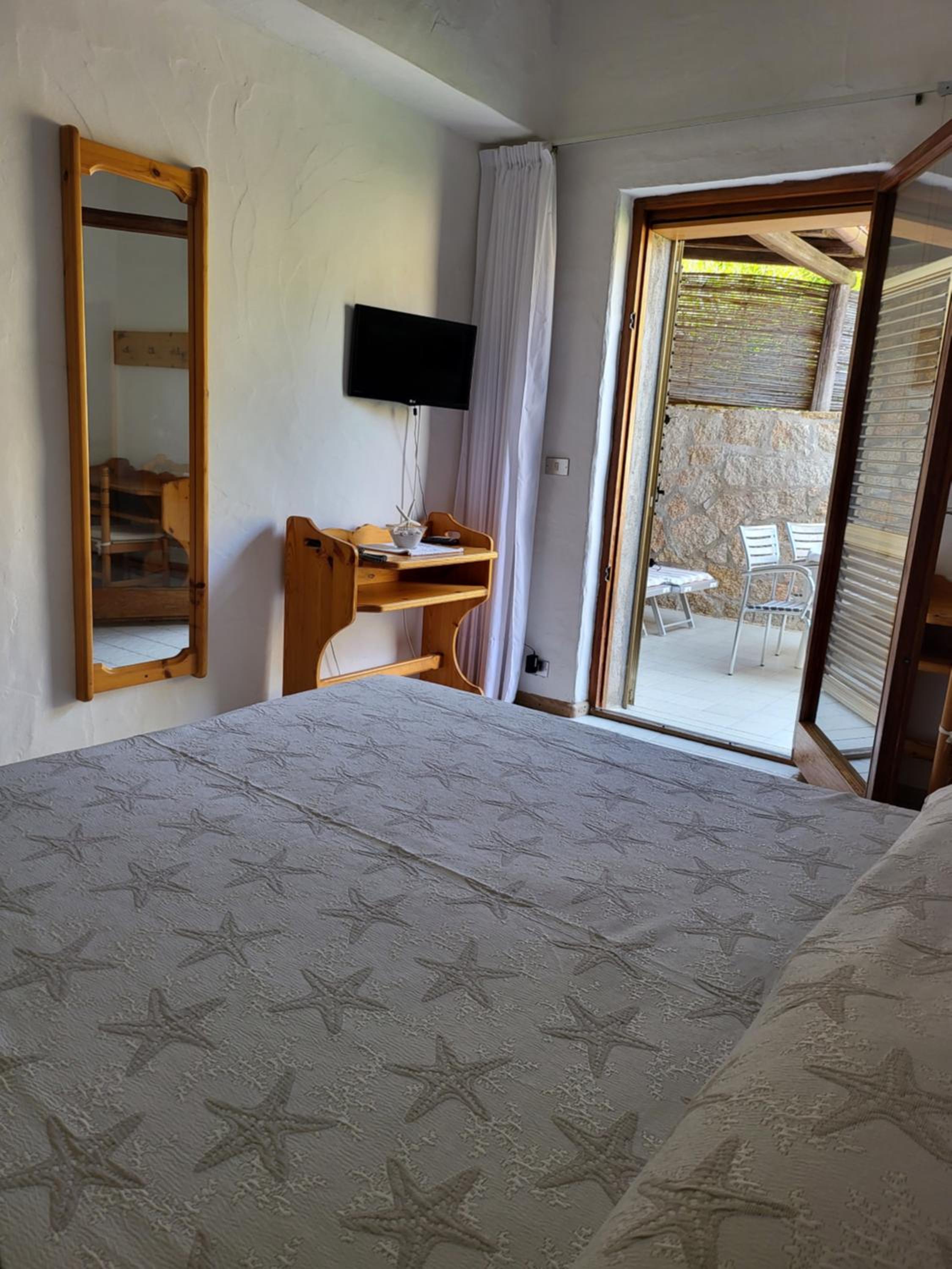 Double Room with Terrace - Photo 10