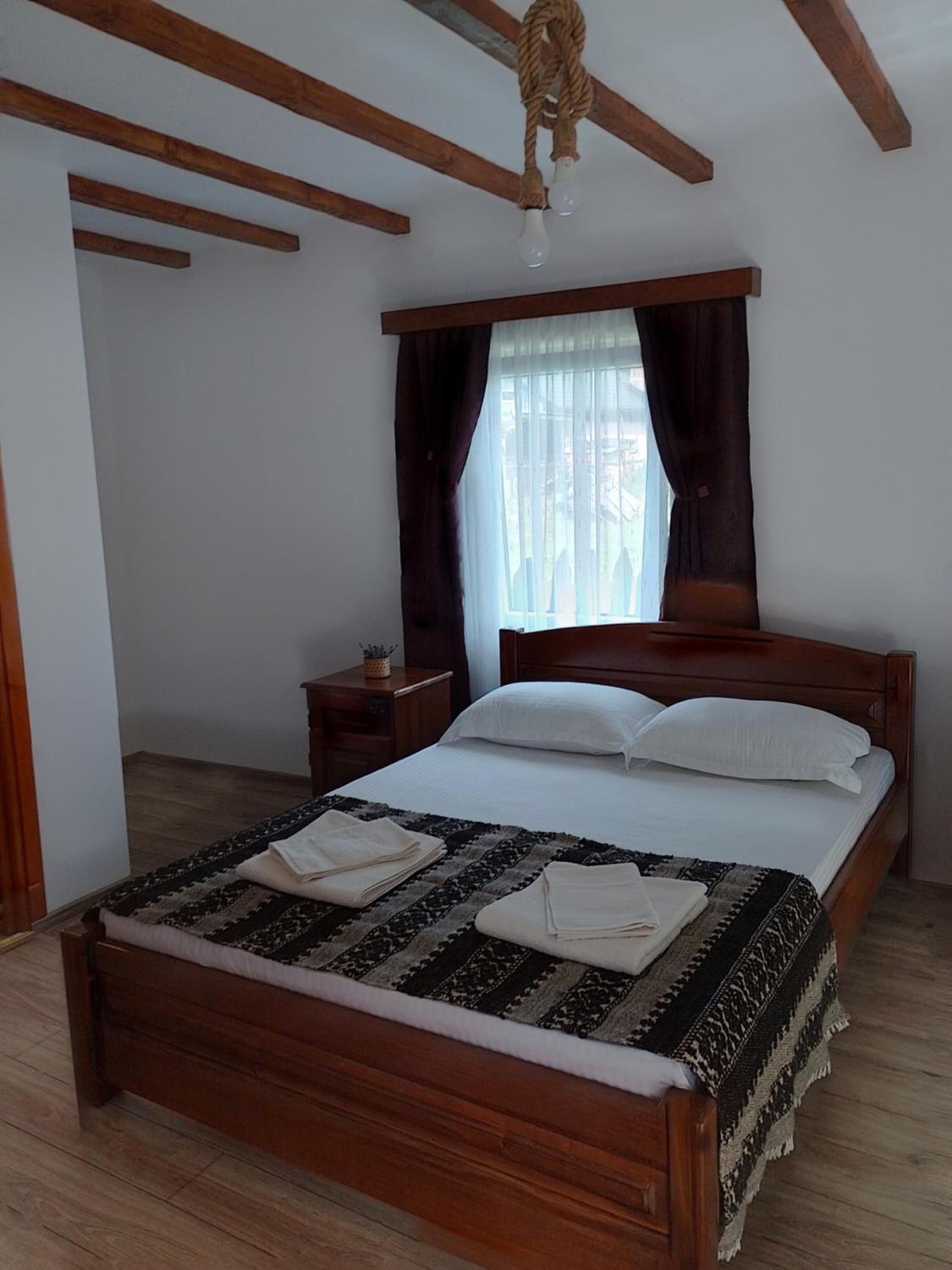 Double Room - Photo 9