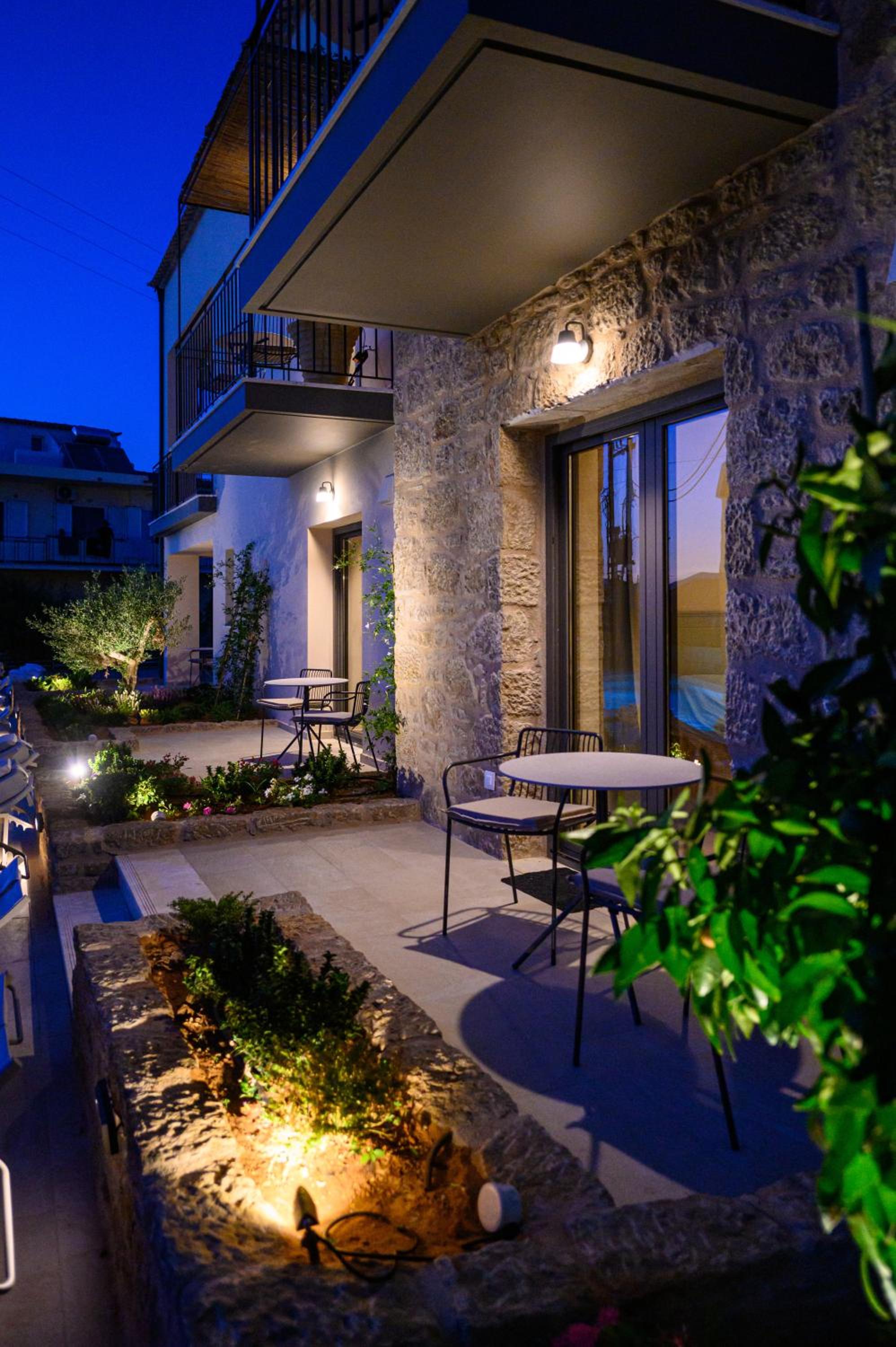 Junior Suite with Pool View