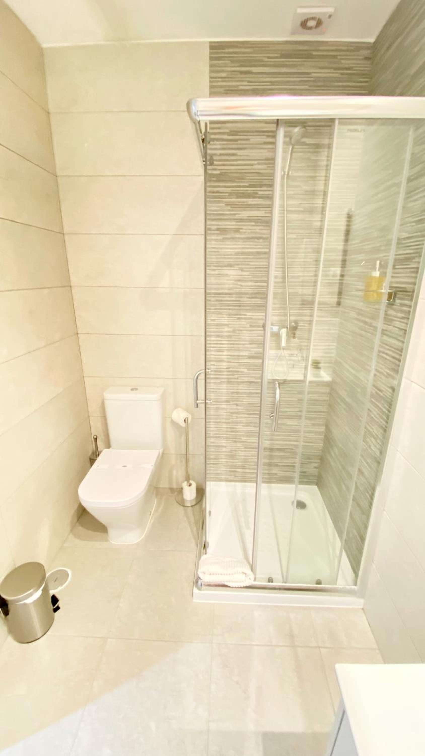 Double or Twin Room - Photo 7
