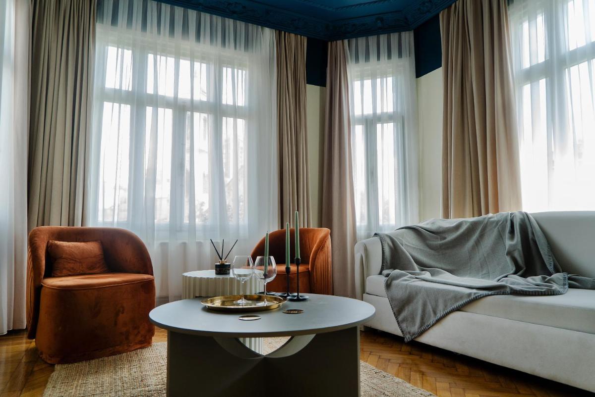 Deluxe Double Room with Bath photo 3
