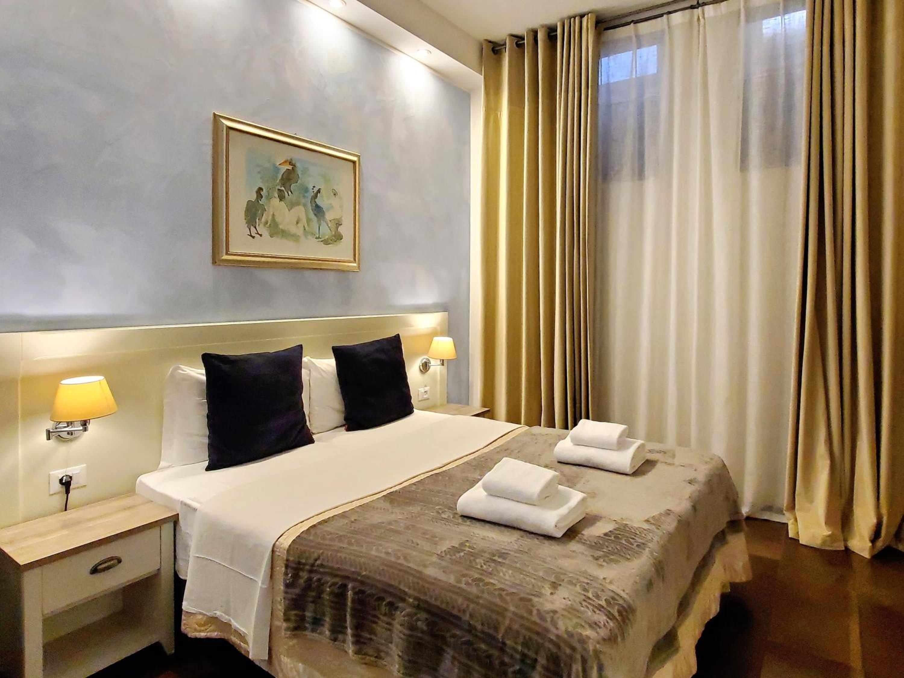 Economy Double Room with No Window photo 2