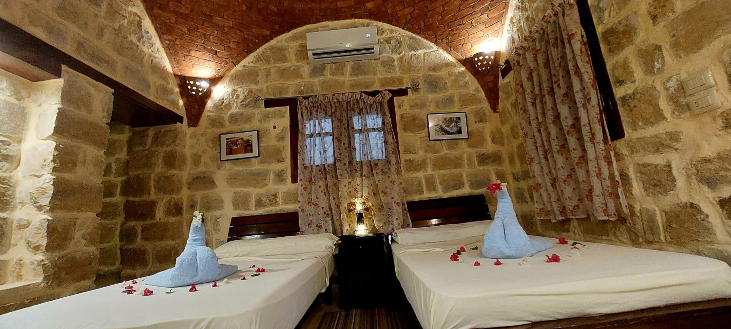 Double Room with Garden View - Photo 5