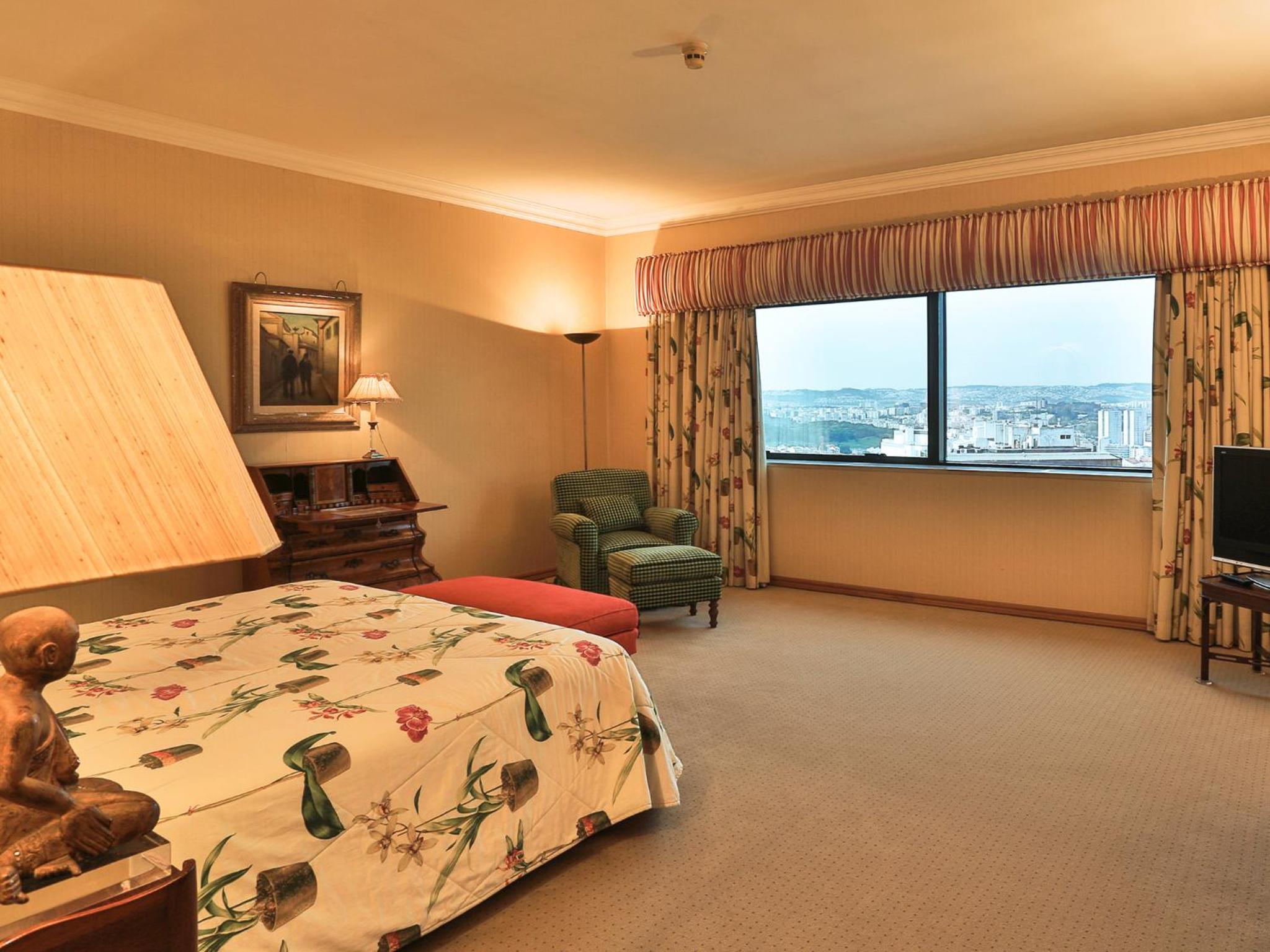 Presidential Suite thumbnail 5
