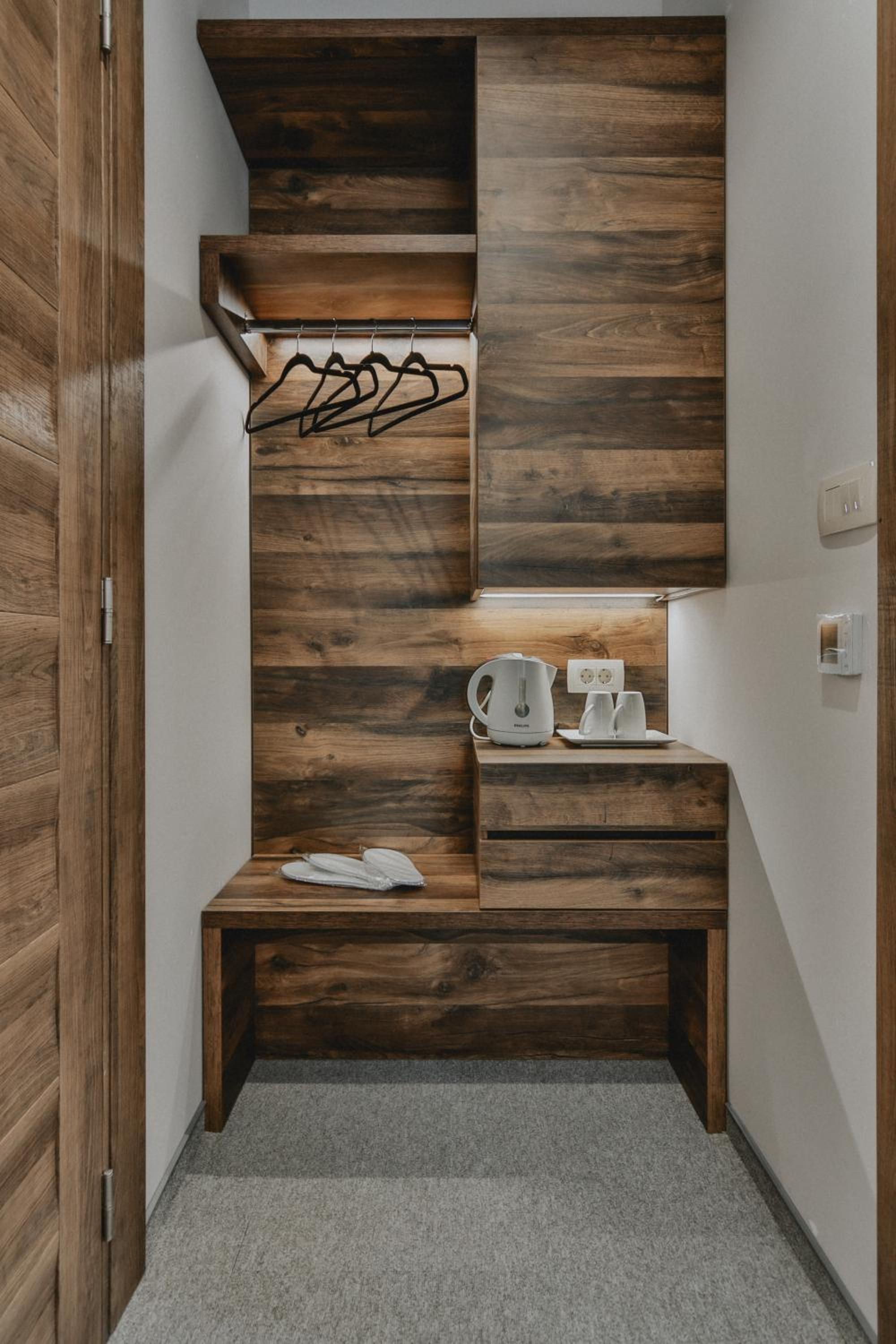 Standard Double or Twin Room - Photo 5