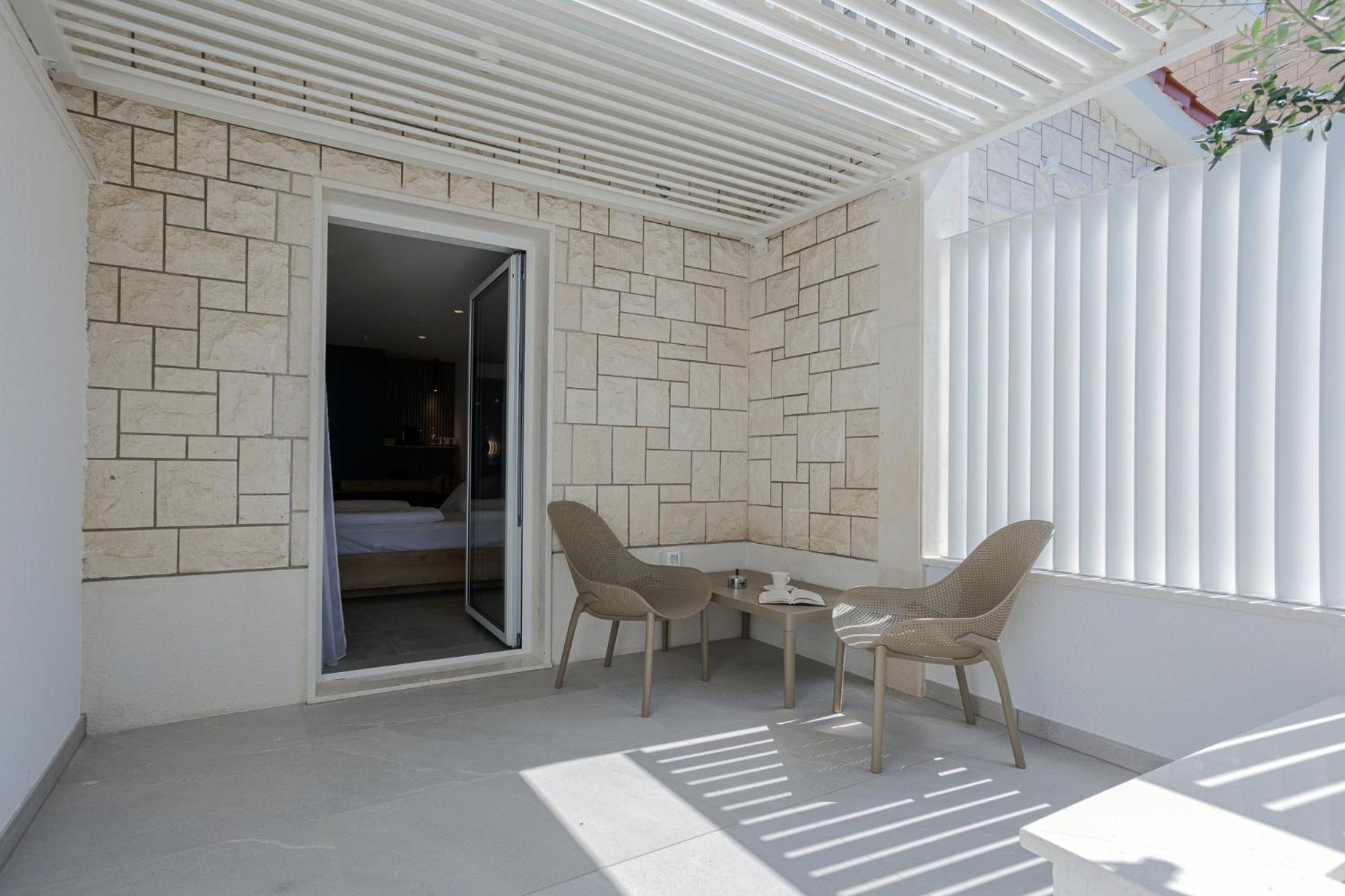 Double Room with Terrace - Photo 15