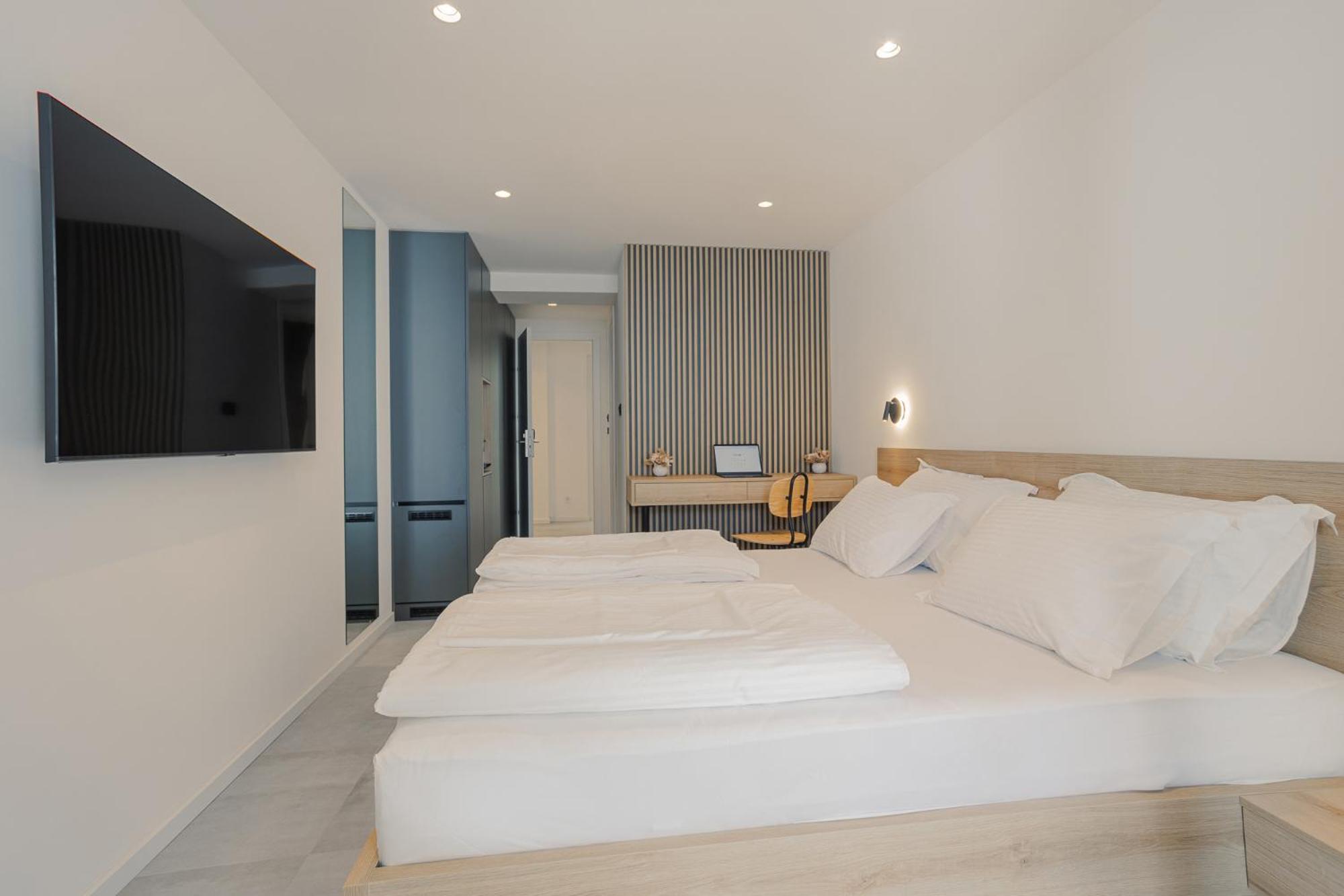 Double Room with Terrace - Photo 18