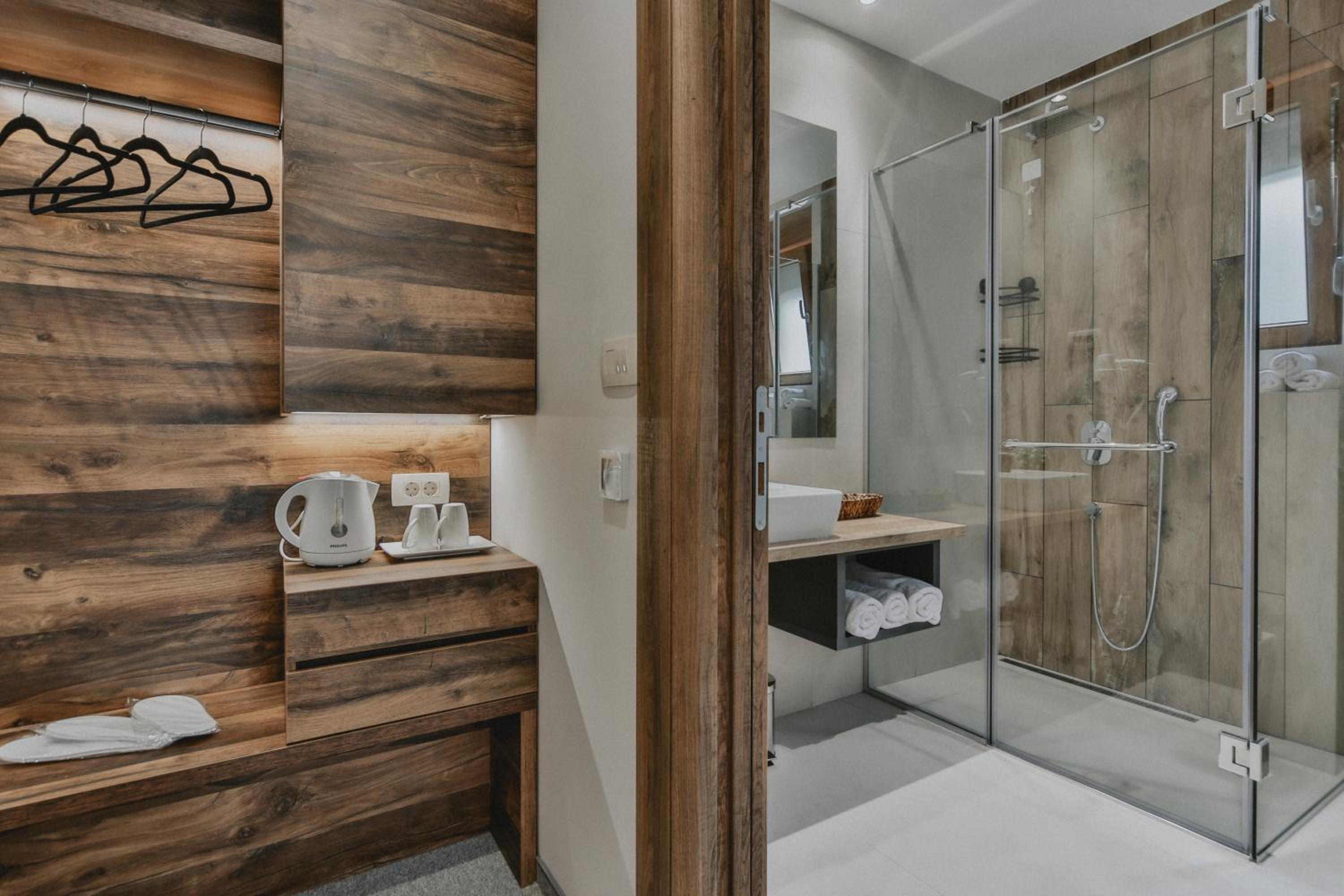 Standard Double or Twin Room - Photo 2