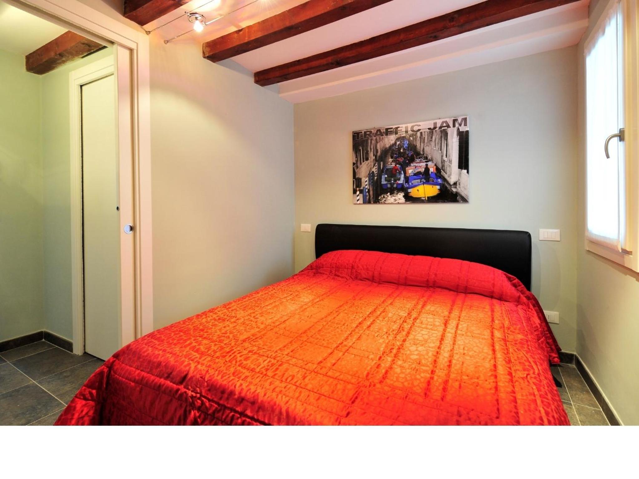Two-Bedroom Apartment - Split Level photo 1