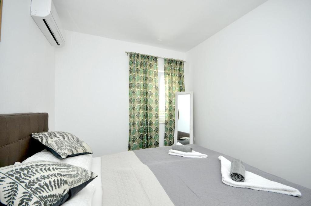 Two-Bedroom Apartment - Photo 17