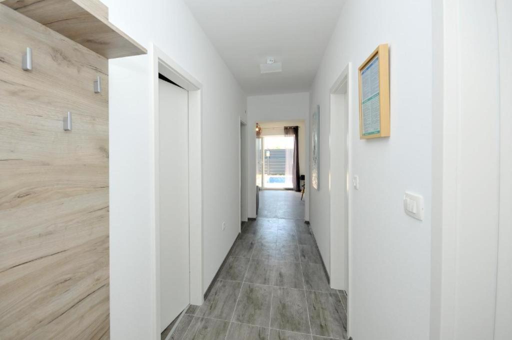 Two-Bedroom Apartment - Photo 5