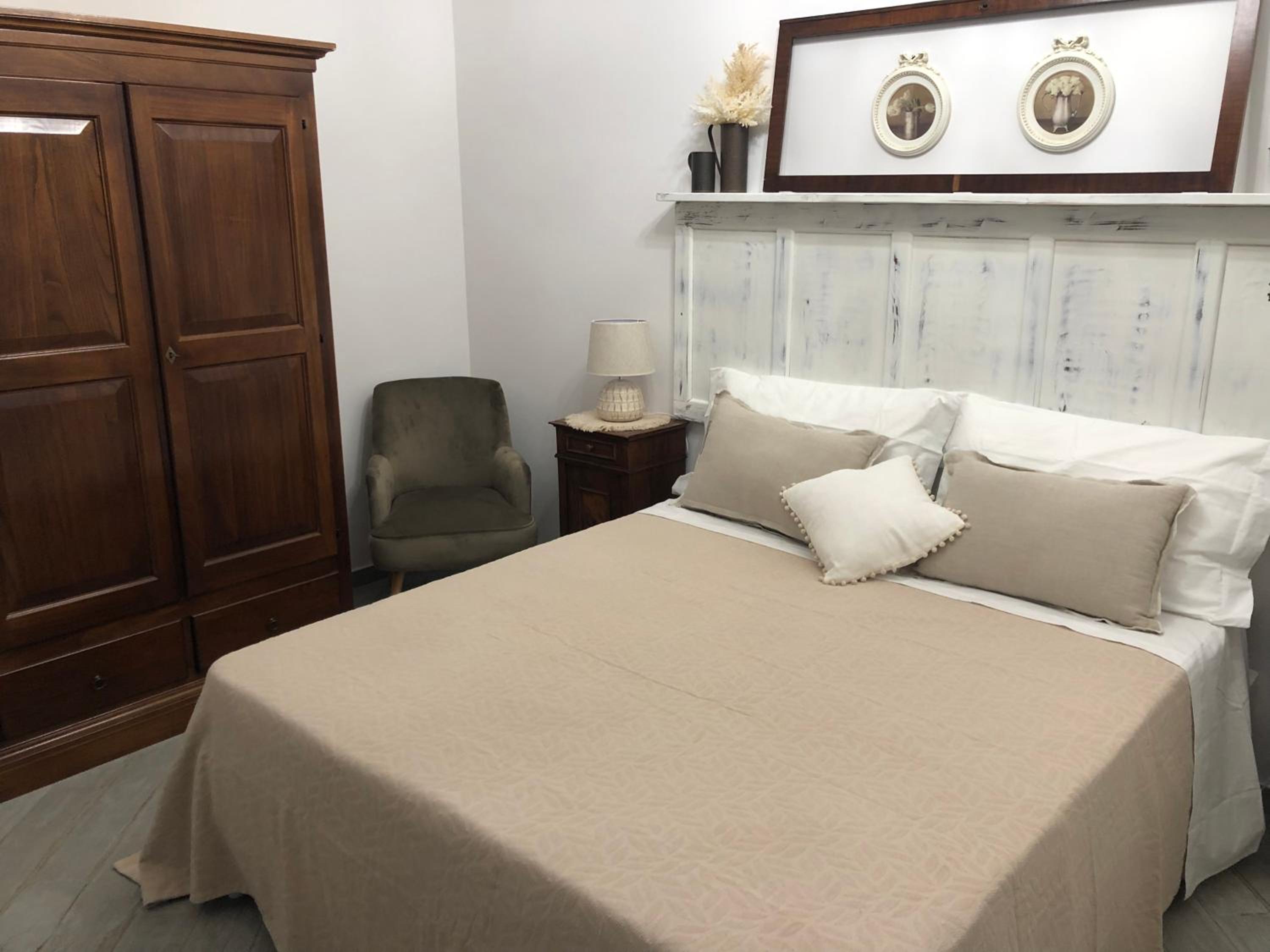 Deluxe Double Room with Balcony photo 1