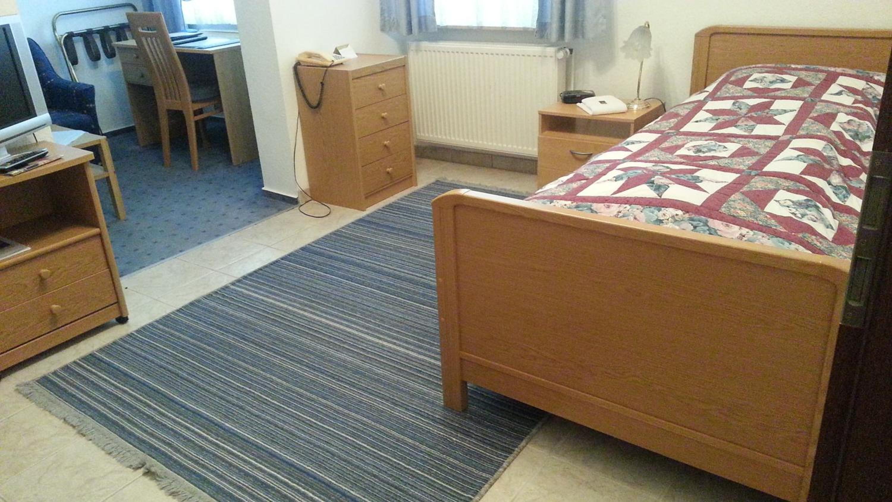 Single Room with Balcony photo 2