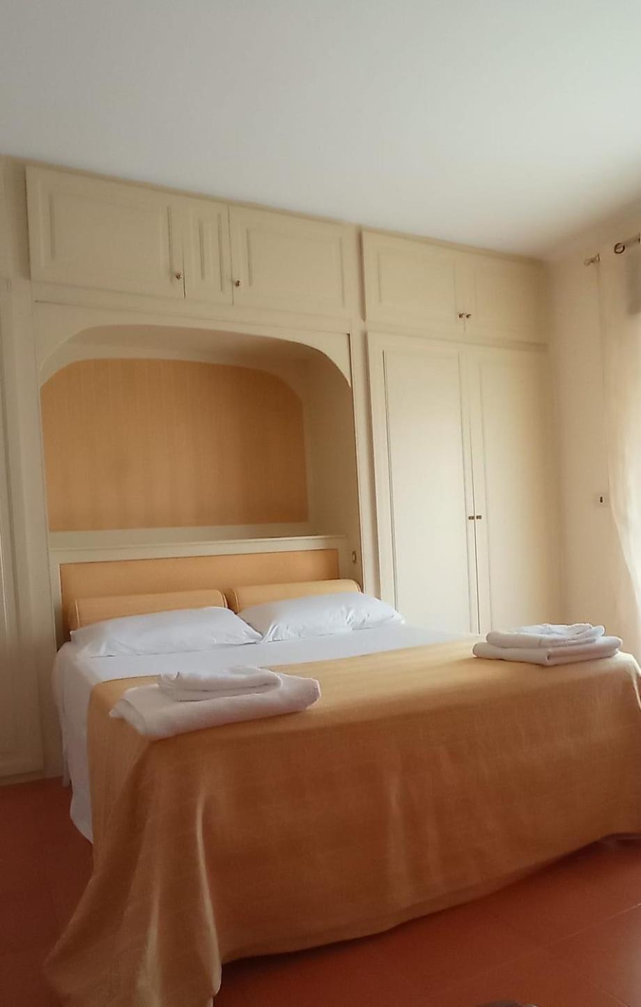 Two-Bedroom Apartment - Photo 20