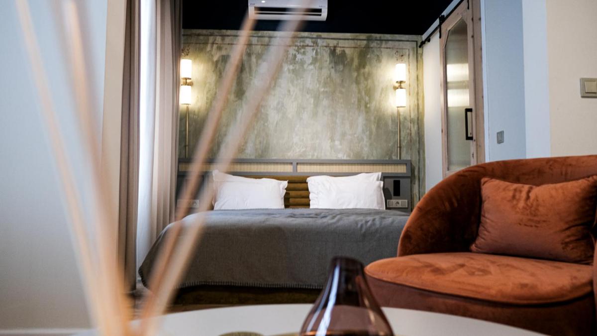 Superior King Room photo 2
