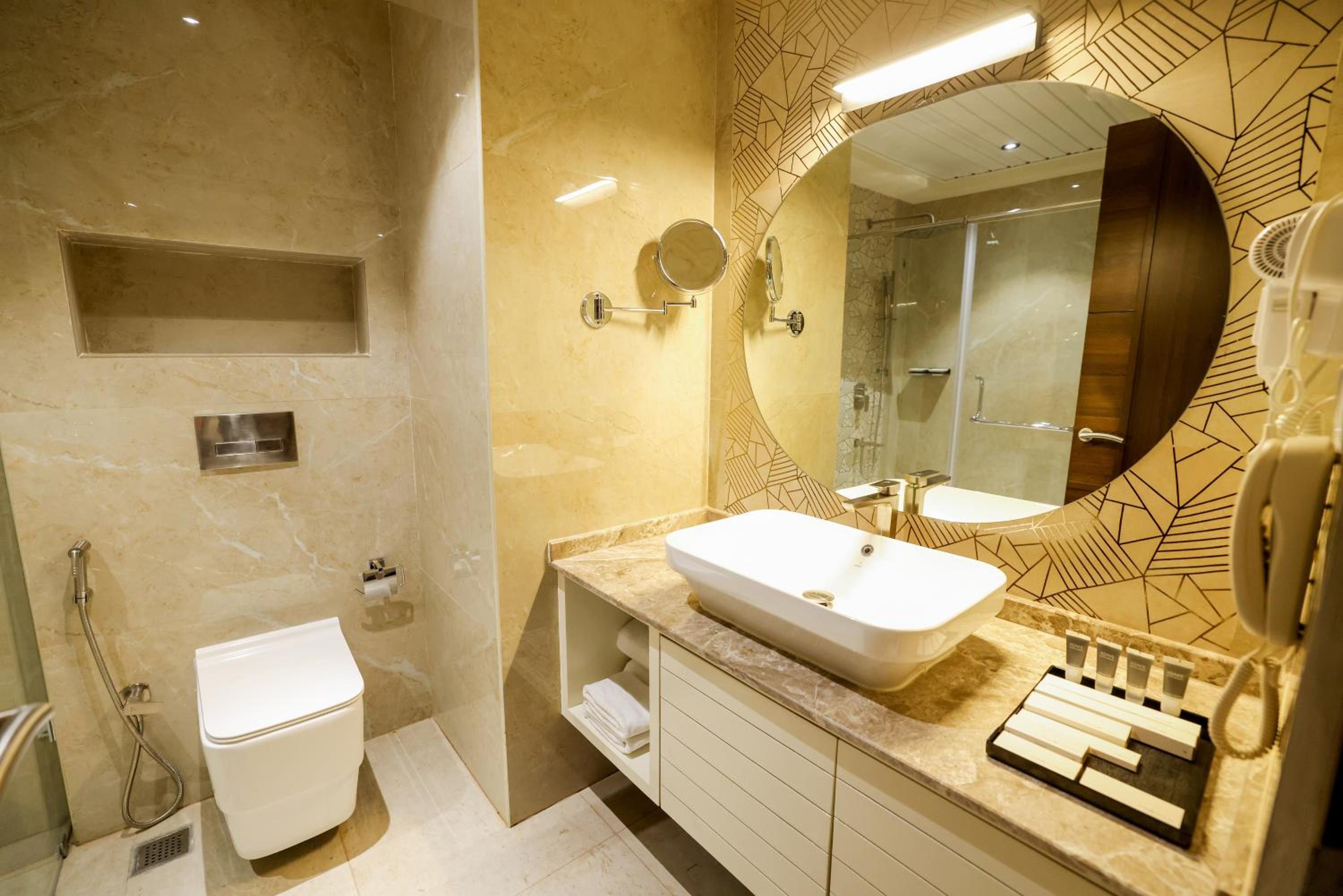 Deluxe Double or Twin Room - Photo 5