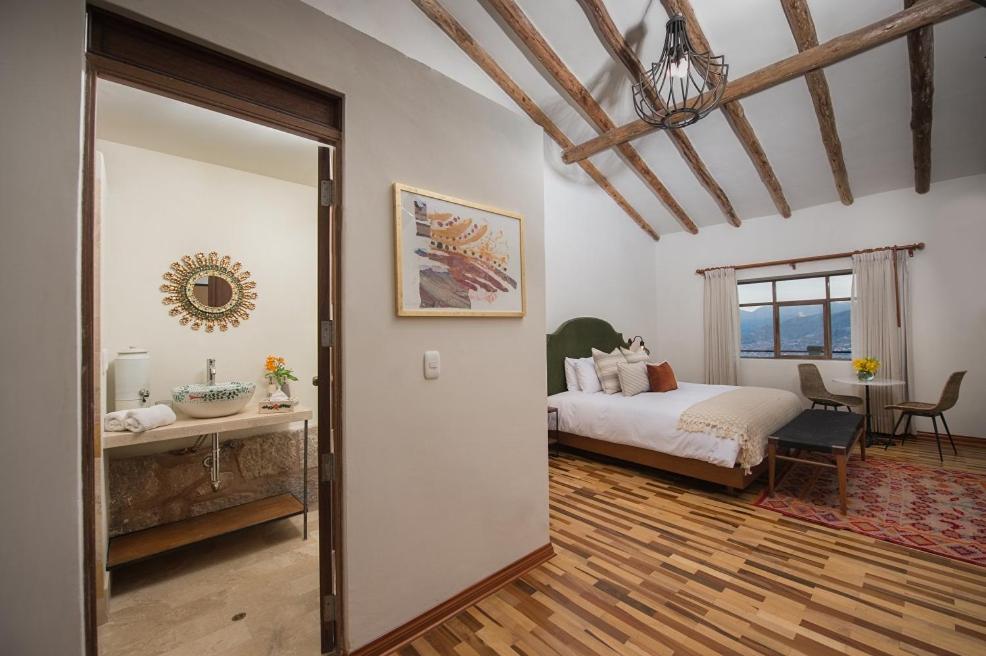 Suite with City View photo 2