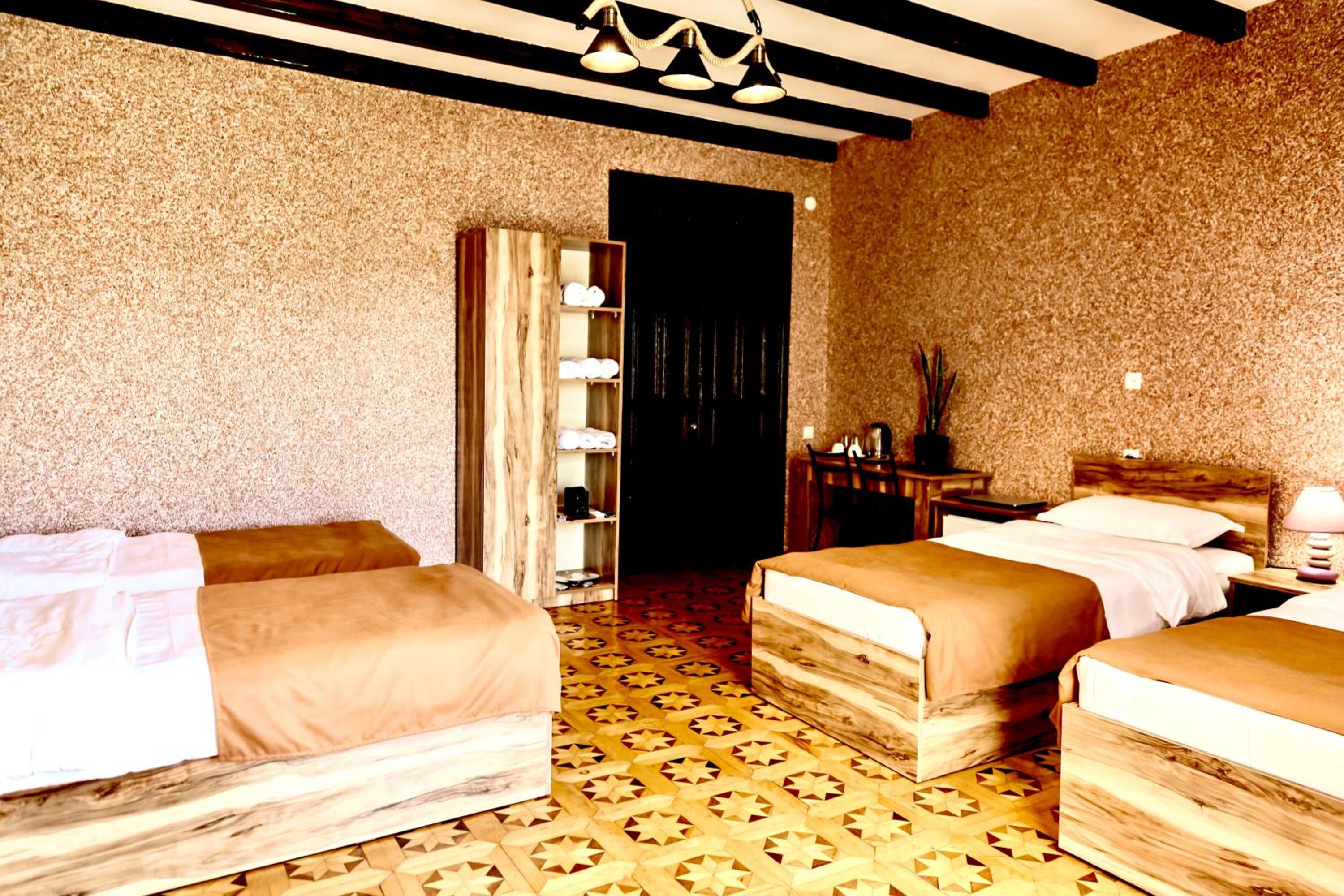 Quadruple Room with Mountain View photo 1