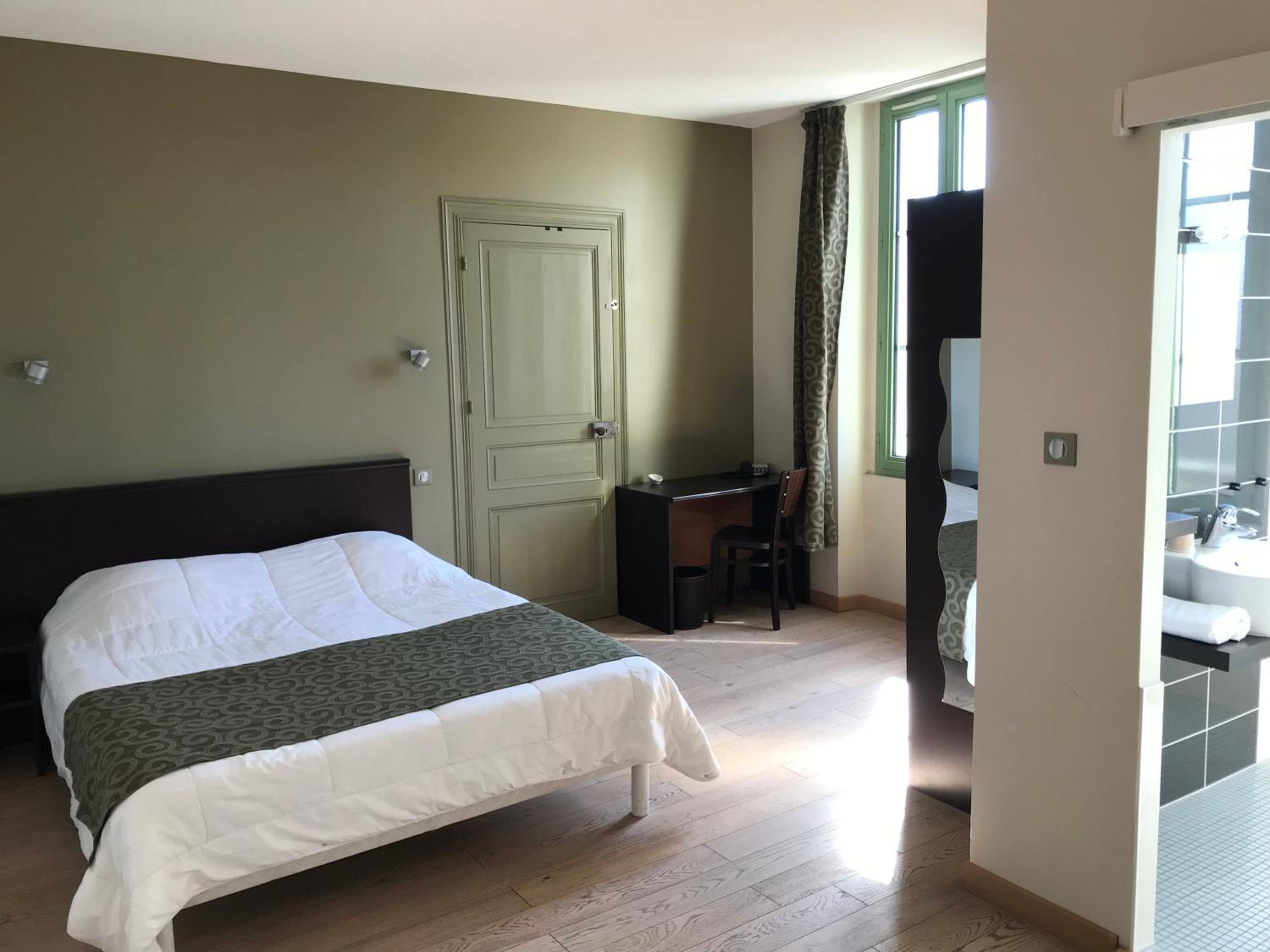 Family Double Room - Photo 1