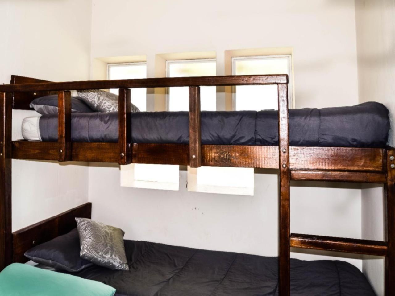 Family Suite with Balcony - Photo 3