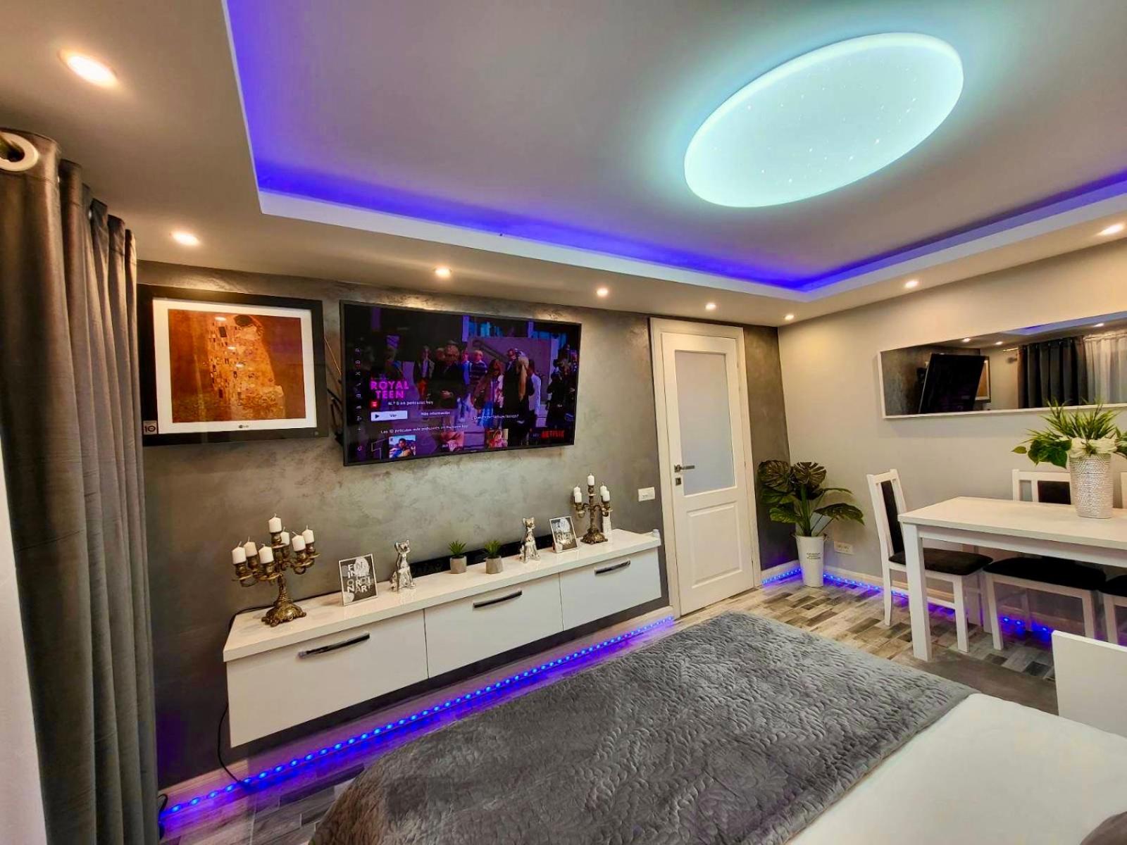 One-Bedroom Apartment - Photo 24