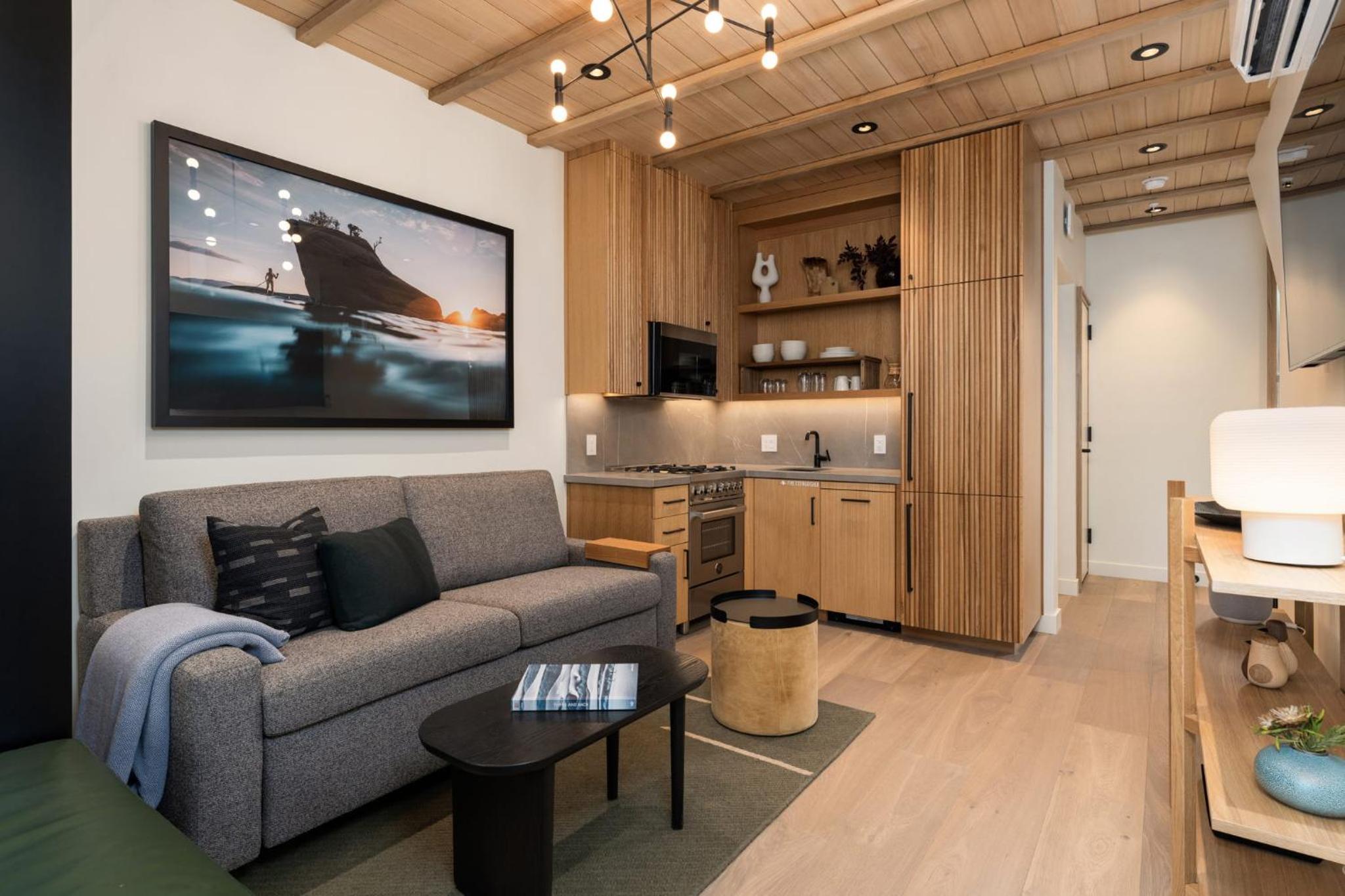 Family Suite with Balcony - Photo 1