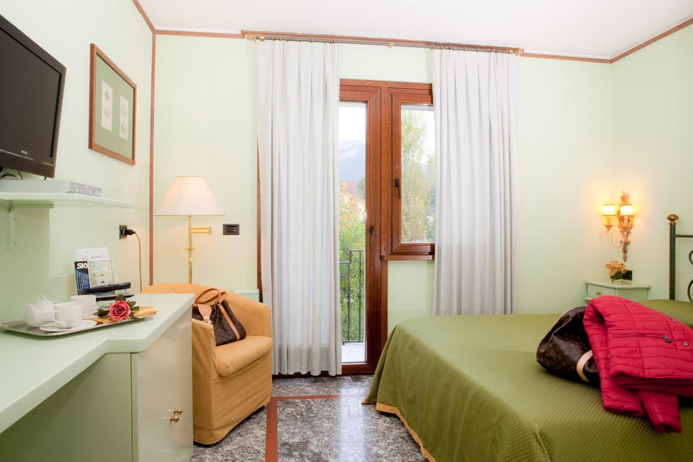 Double Room photo 3