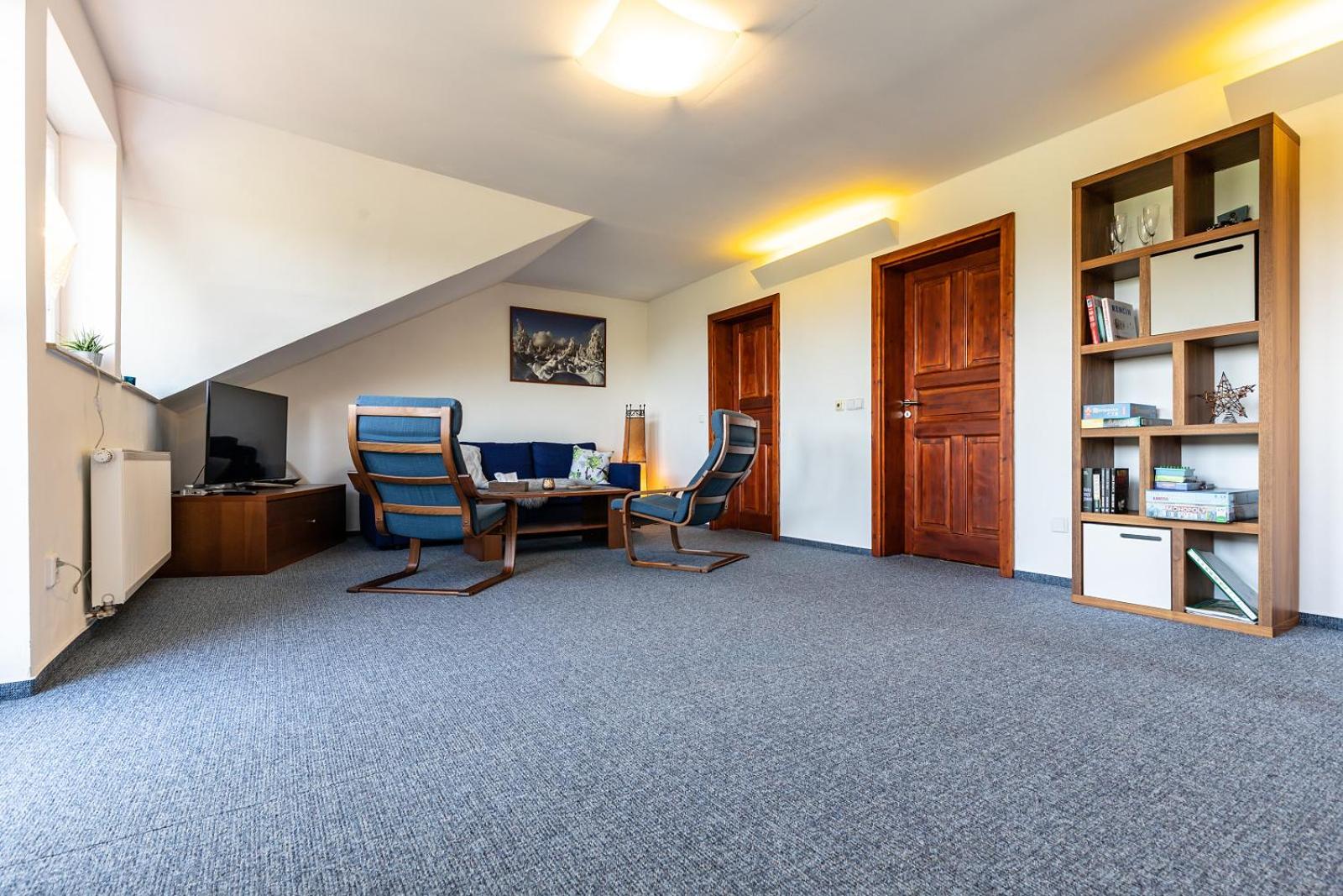Apartment with Mountain View photo 2