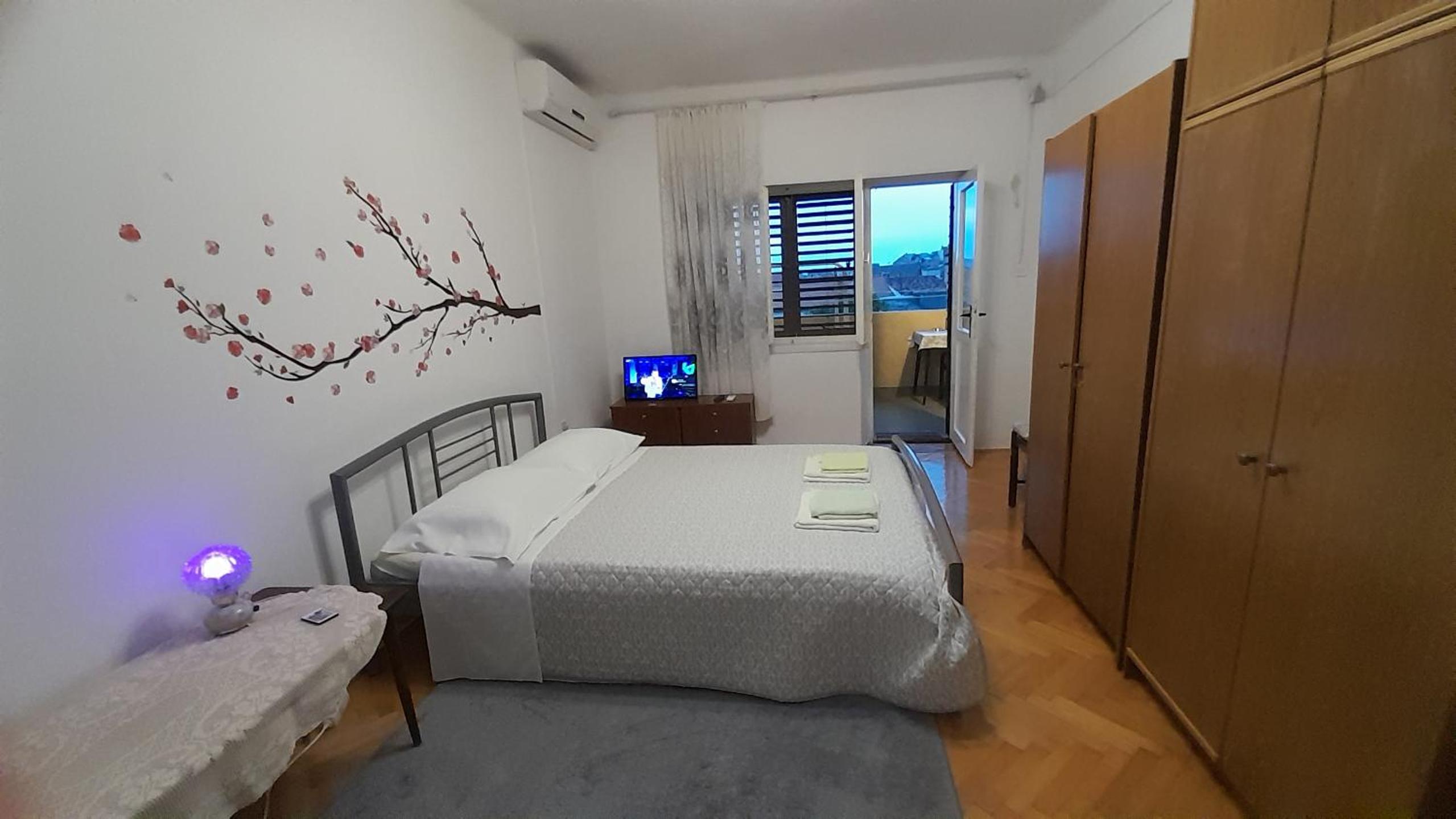 One-Bedroom Apartment With Balcony
