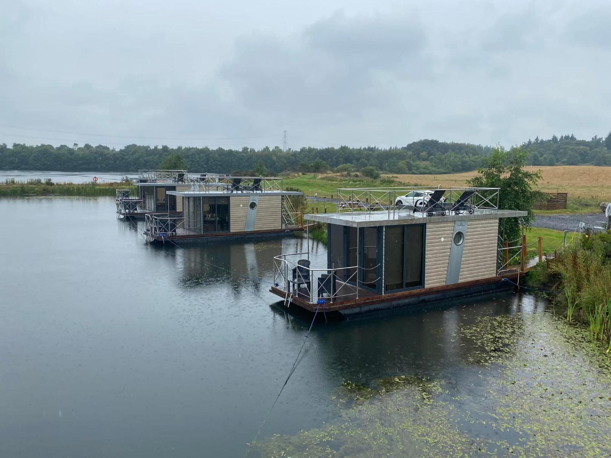 Eco-Hausboot on the Lake (Not pet Friendly) photo 3