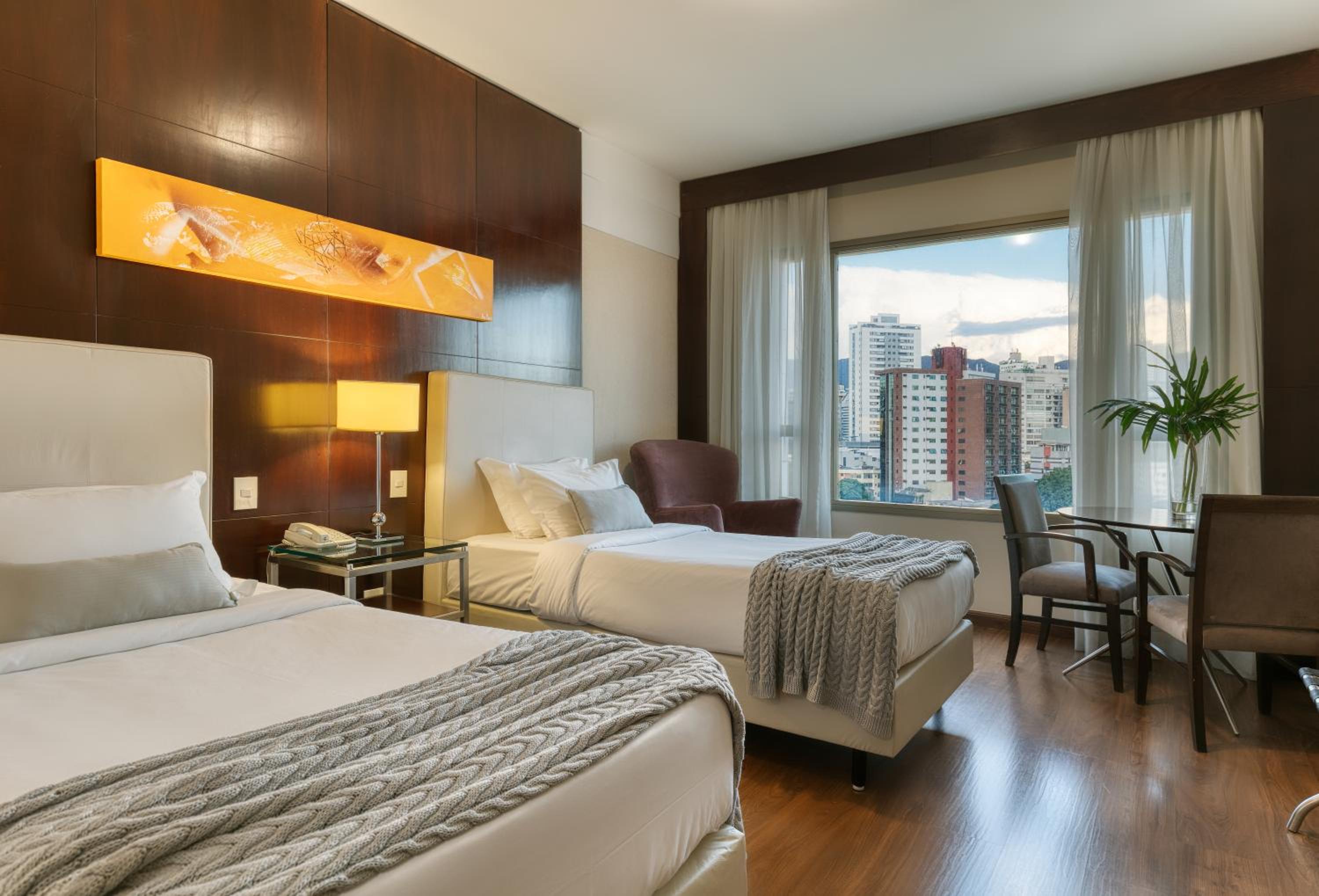 Classic Room with One Double Bed and One Single Bed - Photo 5