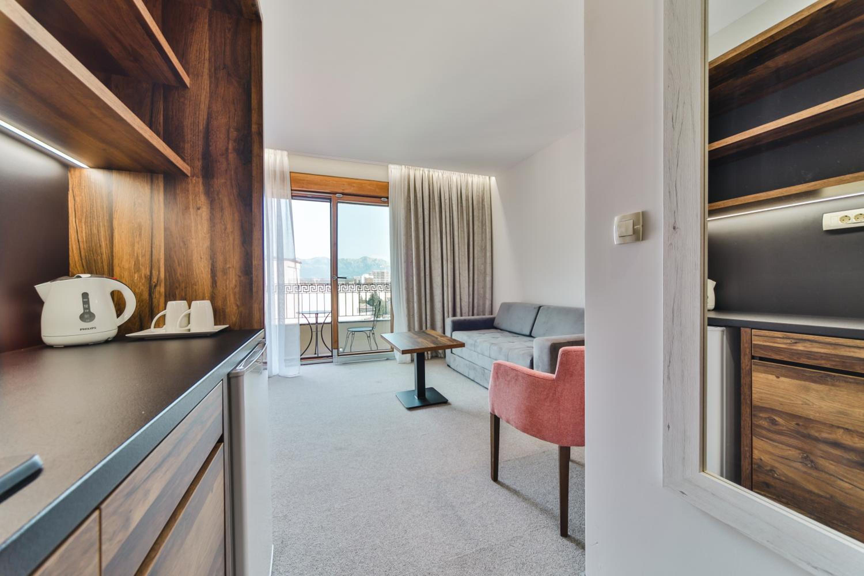 One-Bedroom Suite - Photo 1