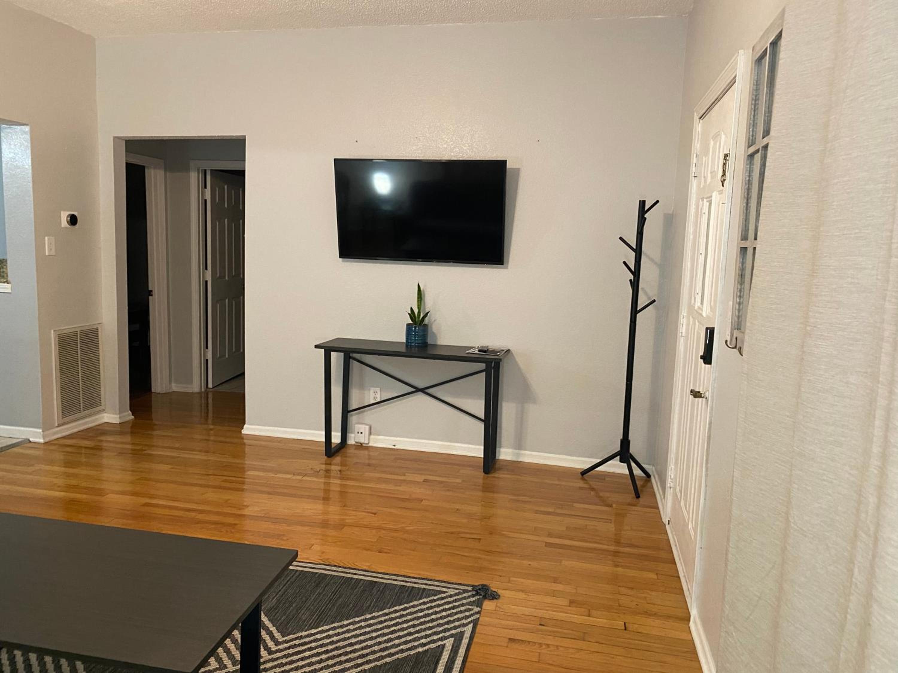 Two-Bedroom House photo 3